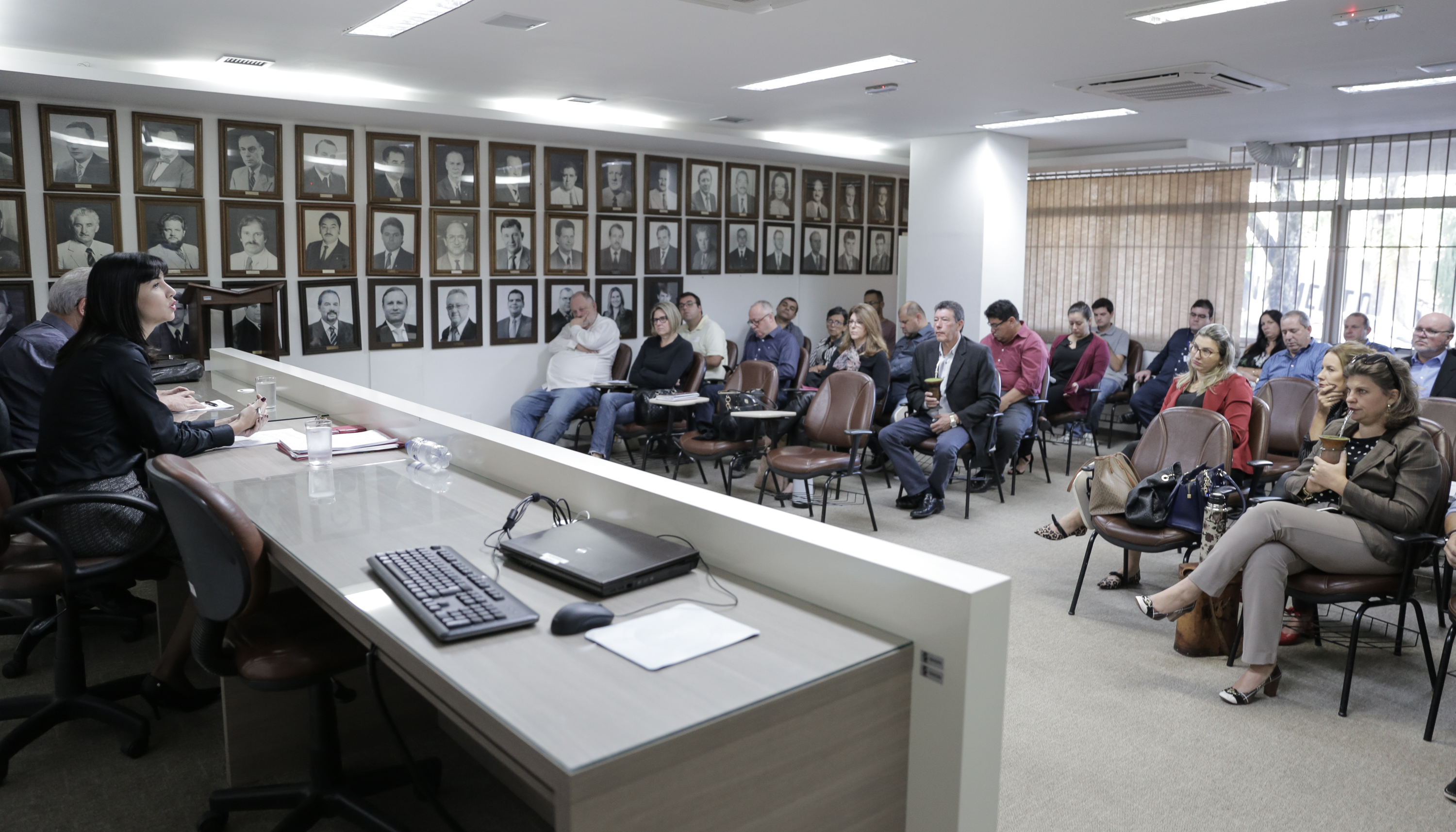 Executivo pede celeridade em análise de projeto que autoriza criação de instituto de saúde