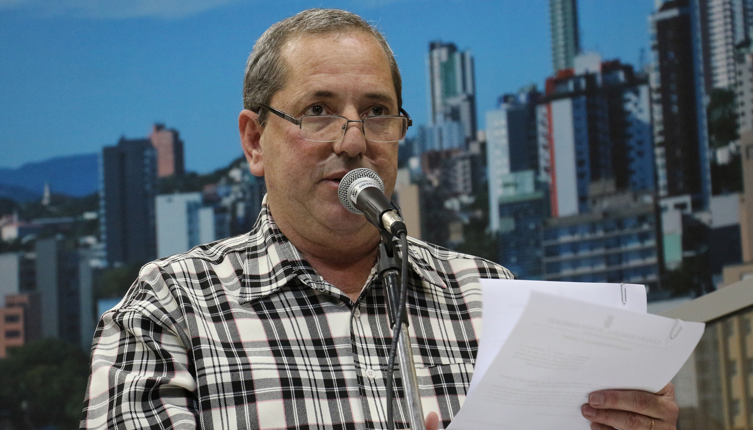Gabriel Chassot pede melhorias em praça no bairro São José