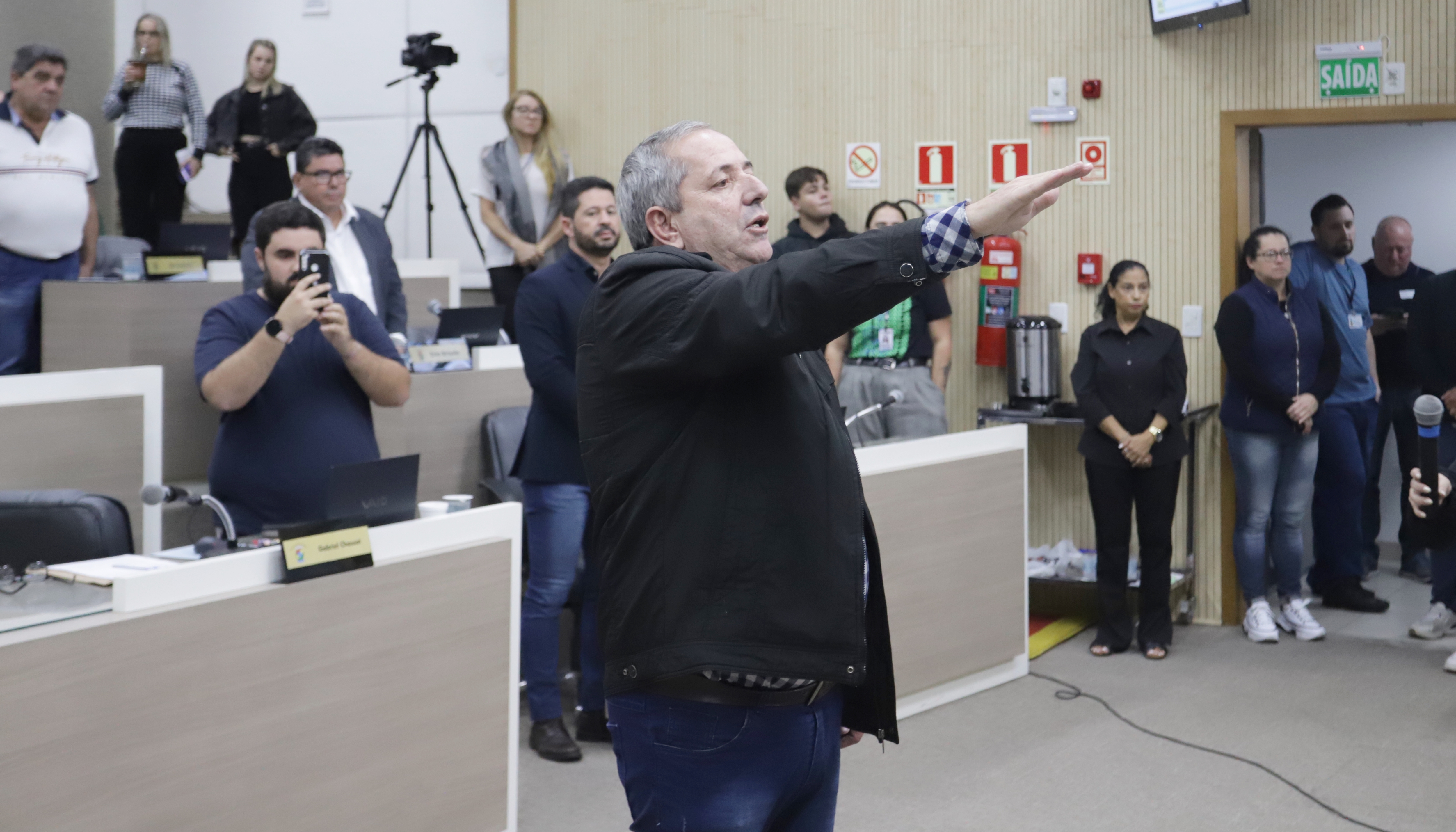 Gabriel Chassot retorna à Câmara por duas sessões