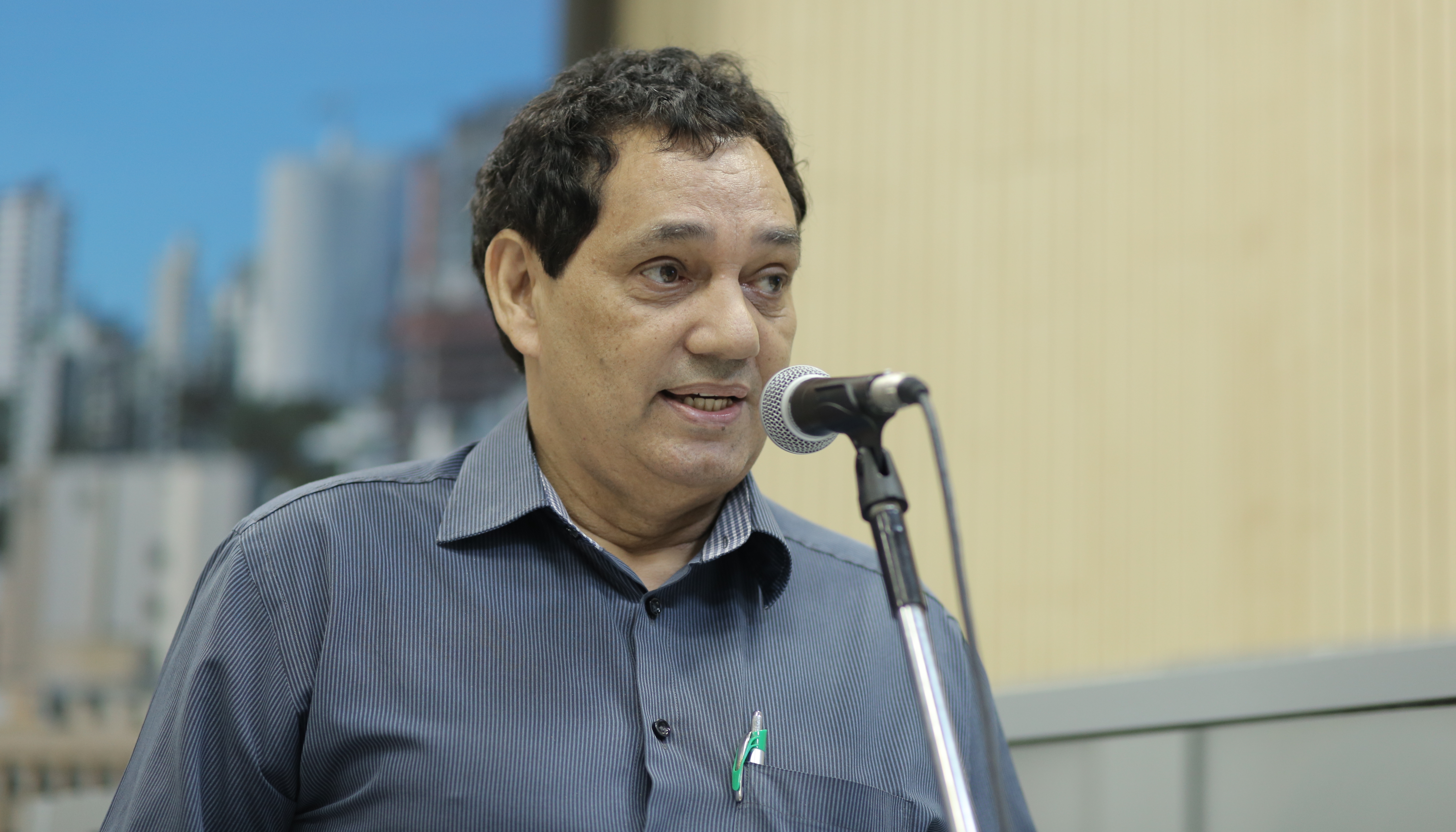 Inspetor Luz busca limpeza da praça Guilherme Bernd no bairro Boa Vista