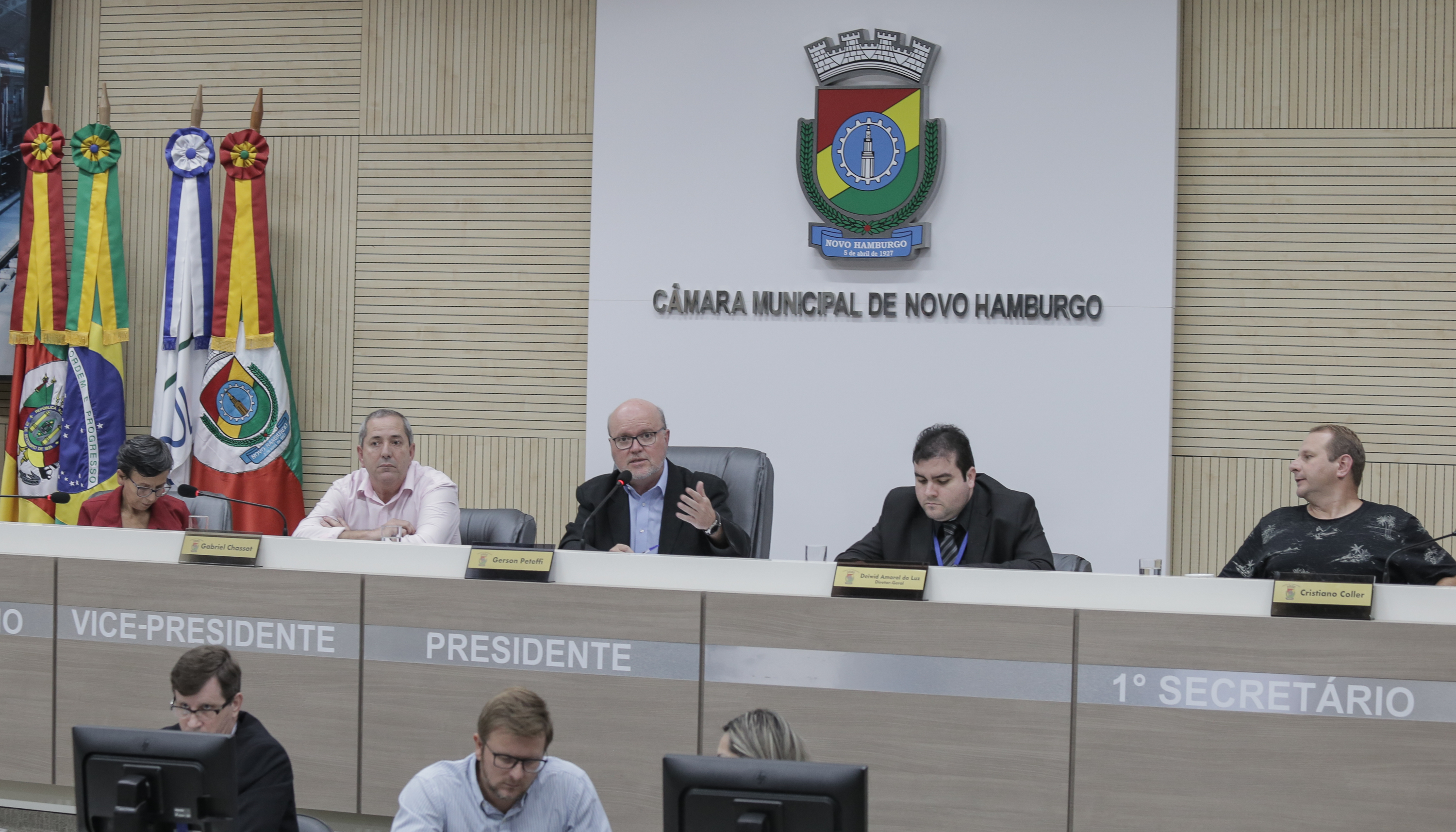 Isenção de ISSQN para ônibus municipais valerá apenas durante contrato emergencial