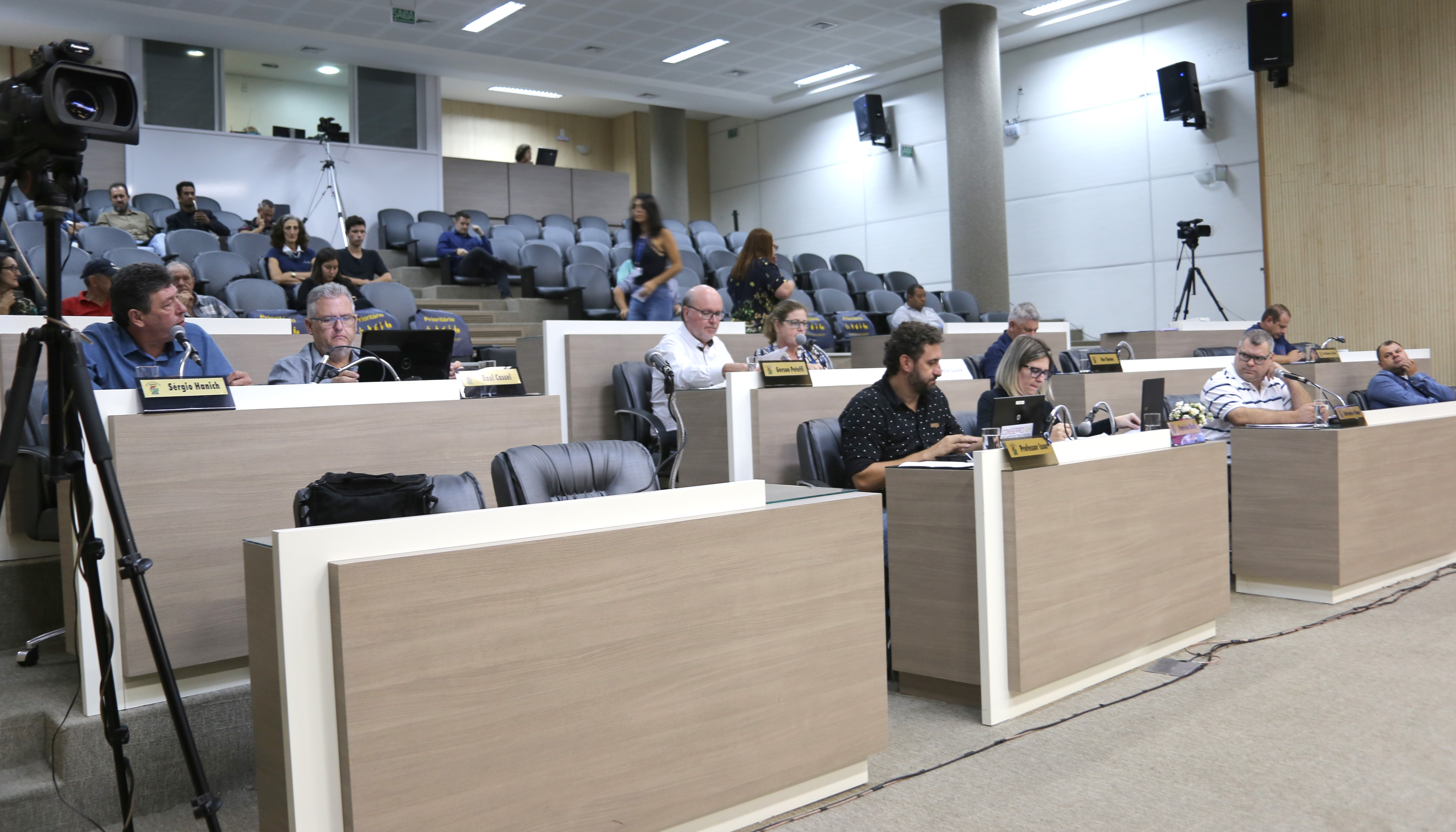 Legislativo aprova anistia de juros e multas em dívidas com o Município