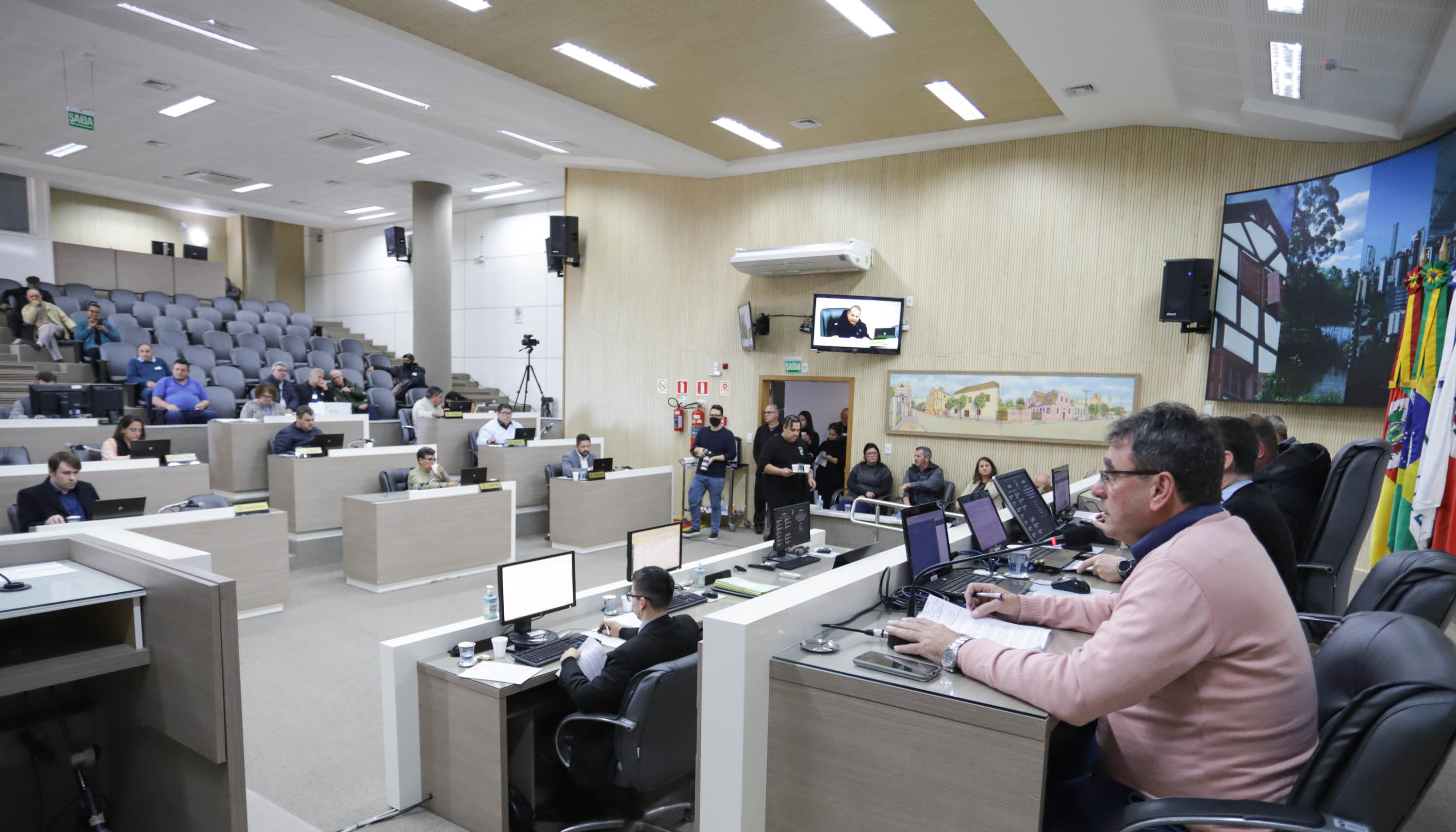 Legislativo aprova extinção de cargo na Comusa