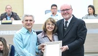 Legislativo homenageia 20º aniversário da padaria Bortolan