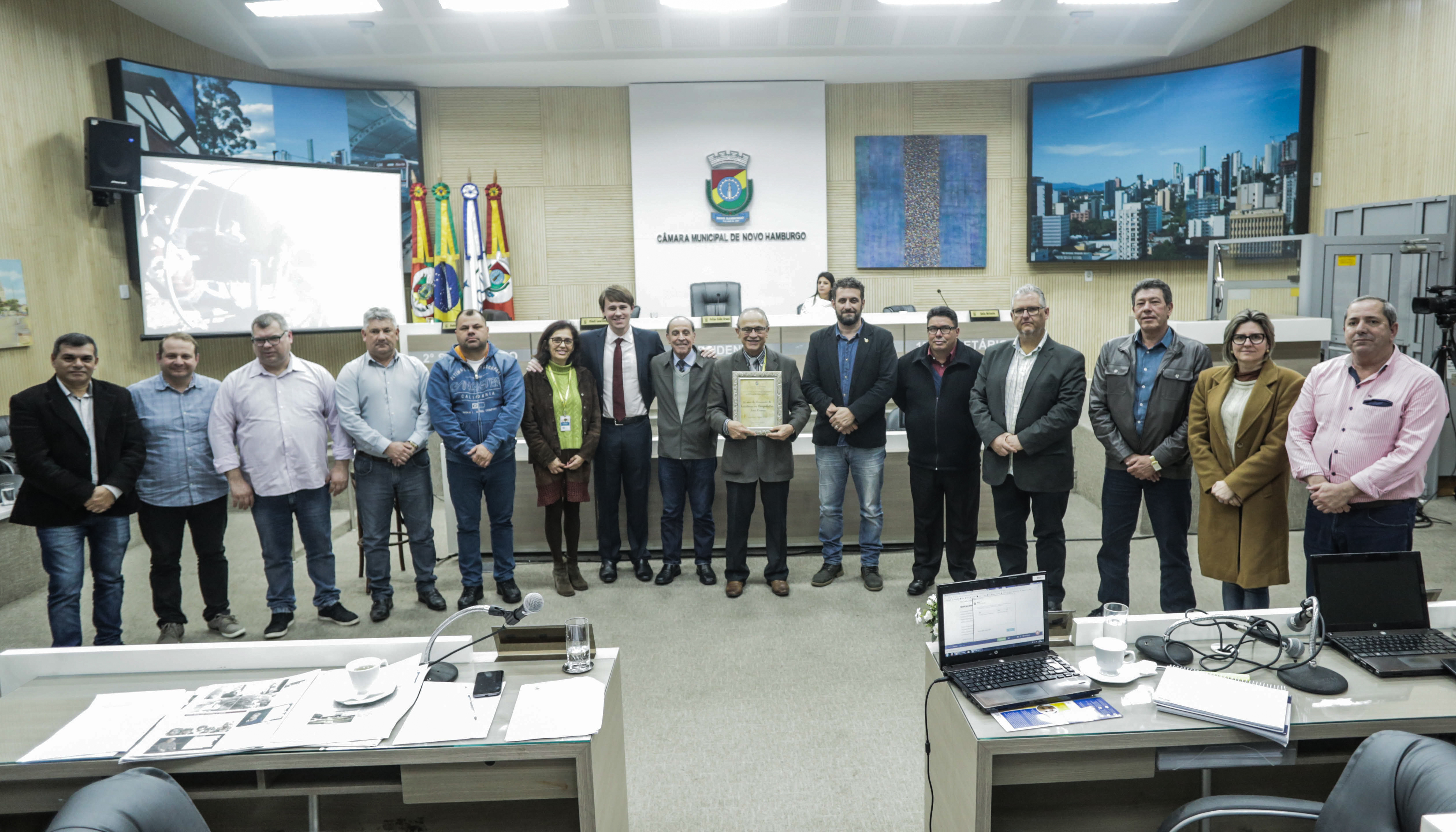 Legislativo homenageia AMO Criança por seus 20 anos de atuação