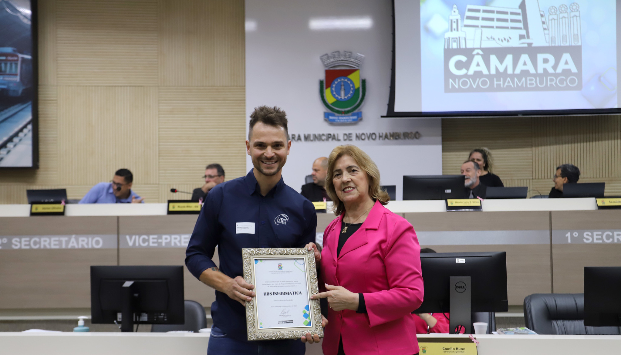 Legislativo homenageia os 15 anos da HBS Informática