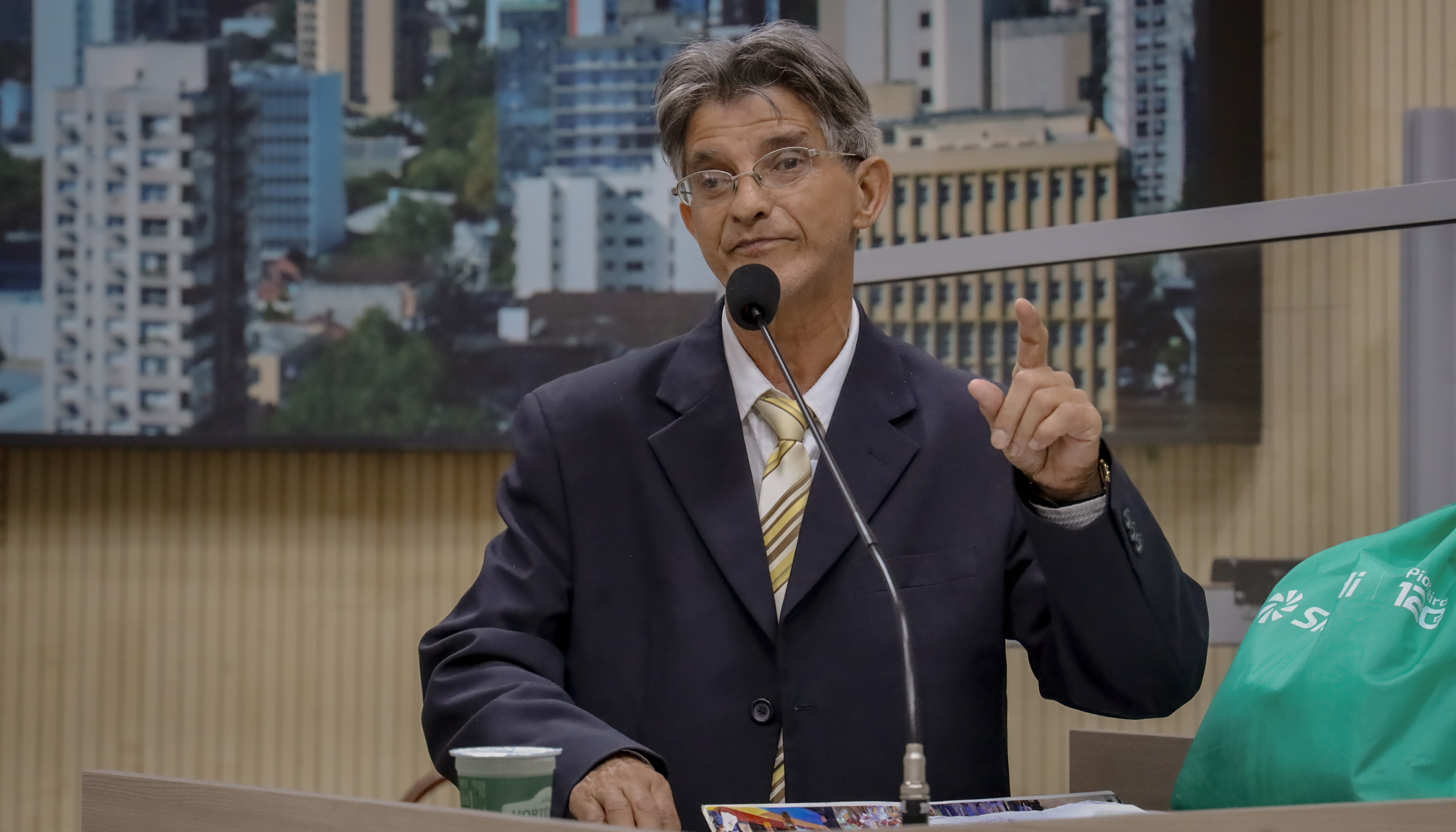 Líder comunitário defende busca por emendas parlamentares