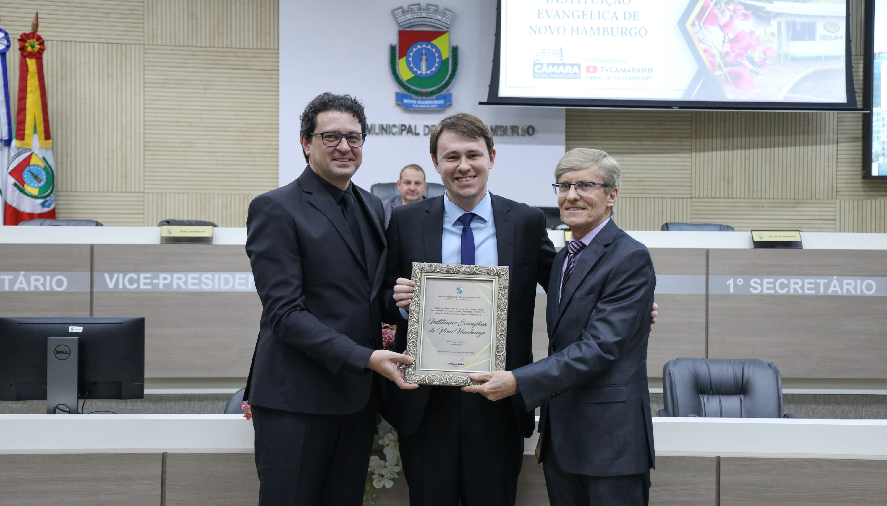 Mais antiga instituição do município, IENH é homenageada pelos 190 anos