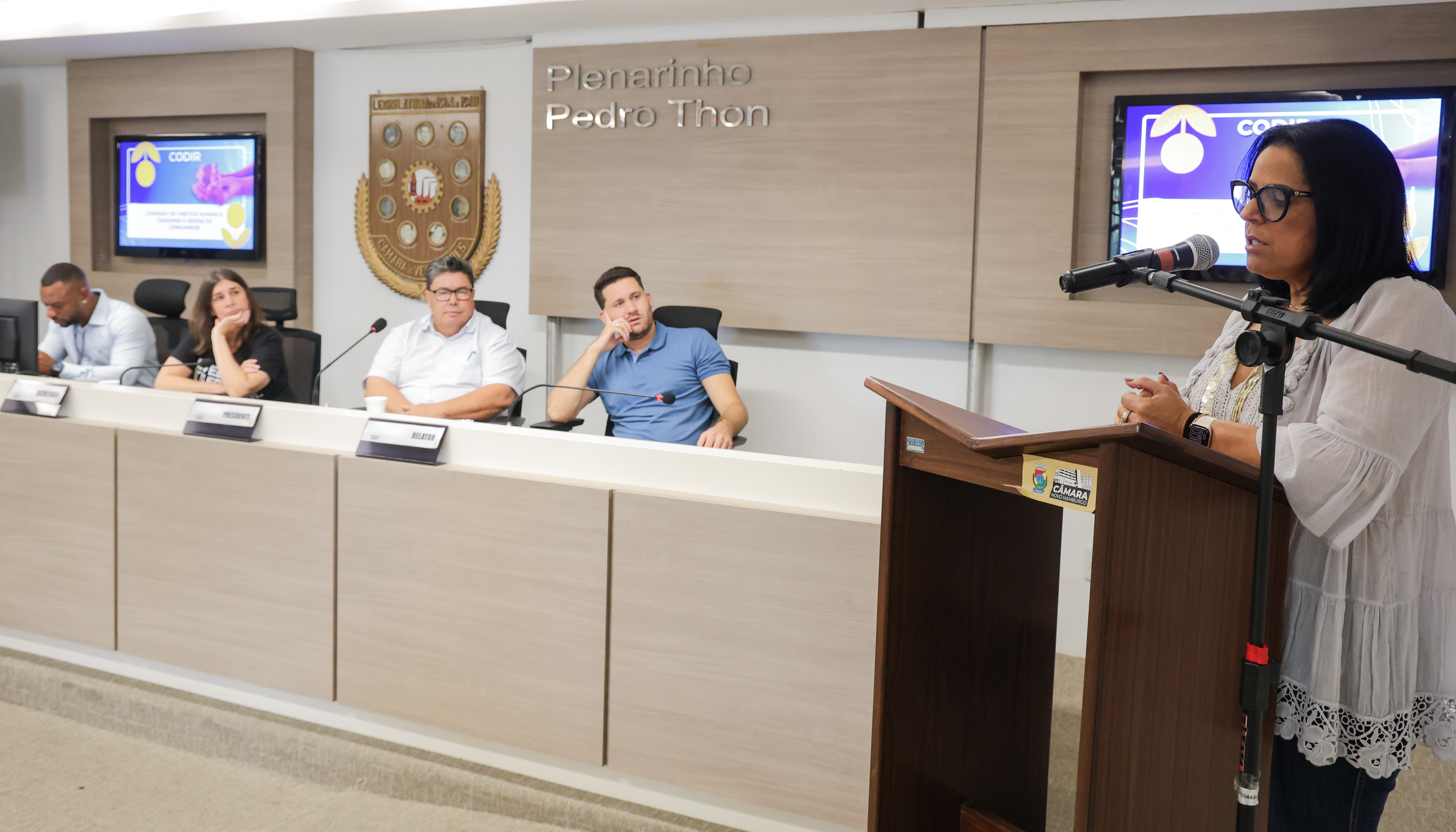 Maus-tratos a animais de tutores em situação de rua pautam reunião da Codir