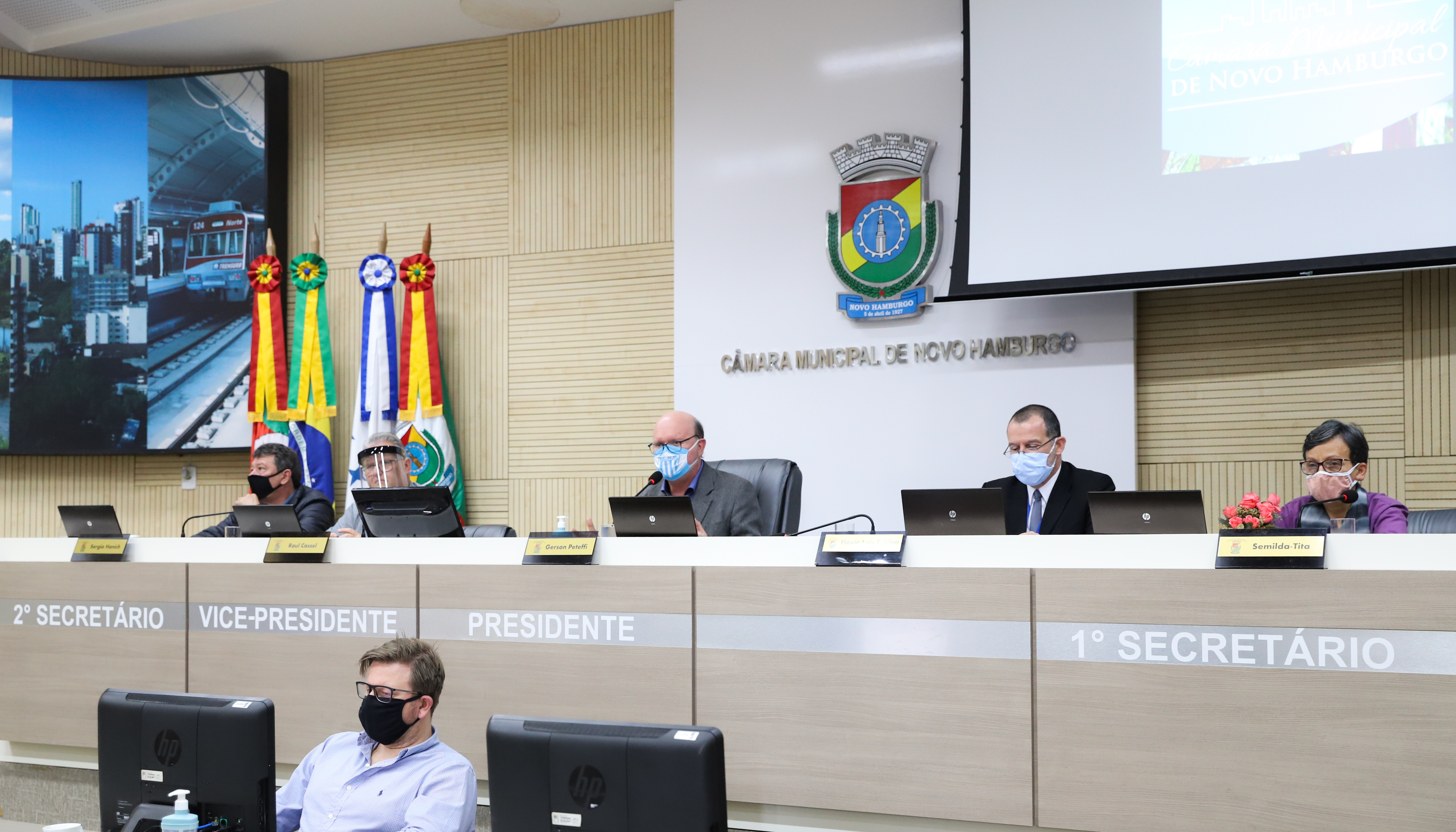 Mesa Diretora busca reorganizar espaços de fala durante convocações de secretários