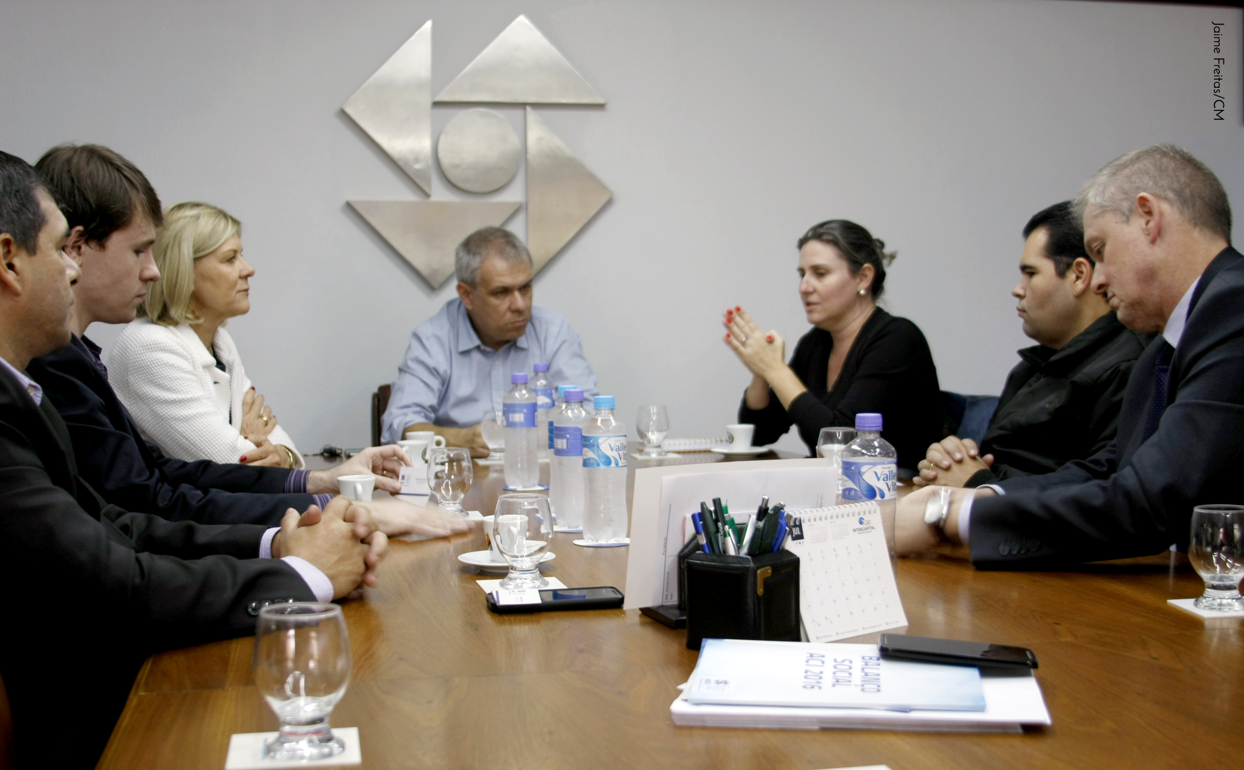 Mesa Diretora reúne-se com ACI e Observatório Social