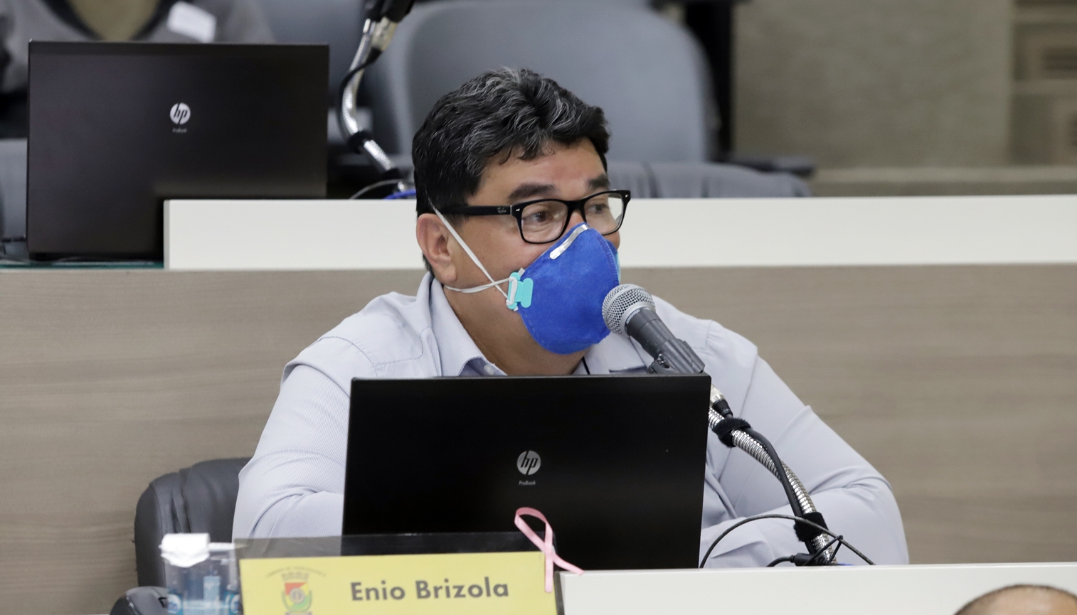 Moção critica veto presidencial à distribuição de absorventes em escolas públicas