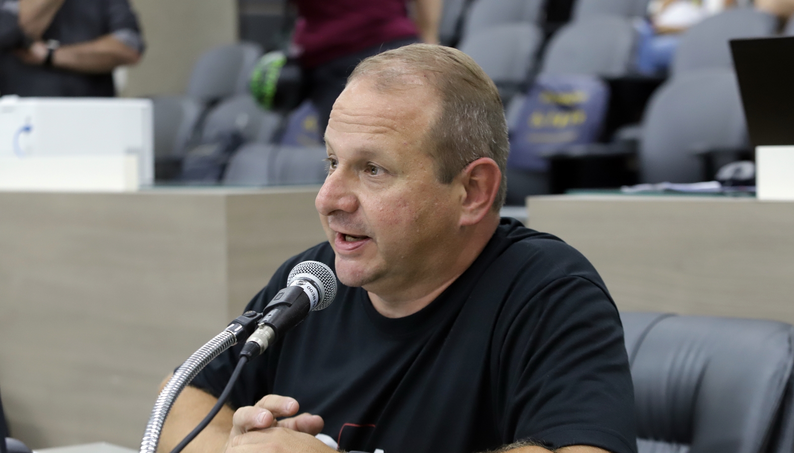 Moção enaltece gari que resgatou cadela no Arroio Pampa