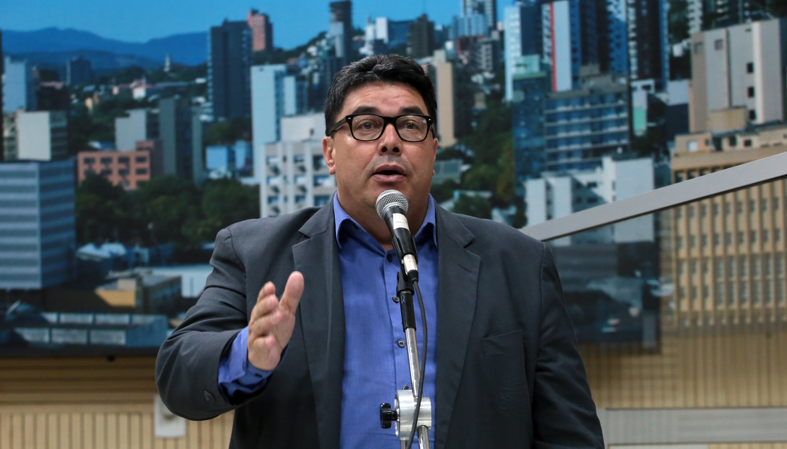 Moção manifesta repúdio à proposta de extinção do cargo de oficial escrevente no TJ-RS