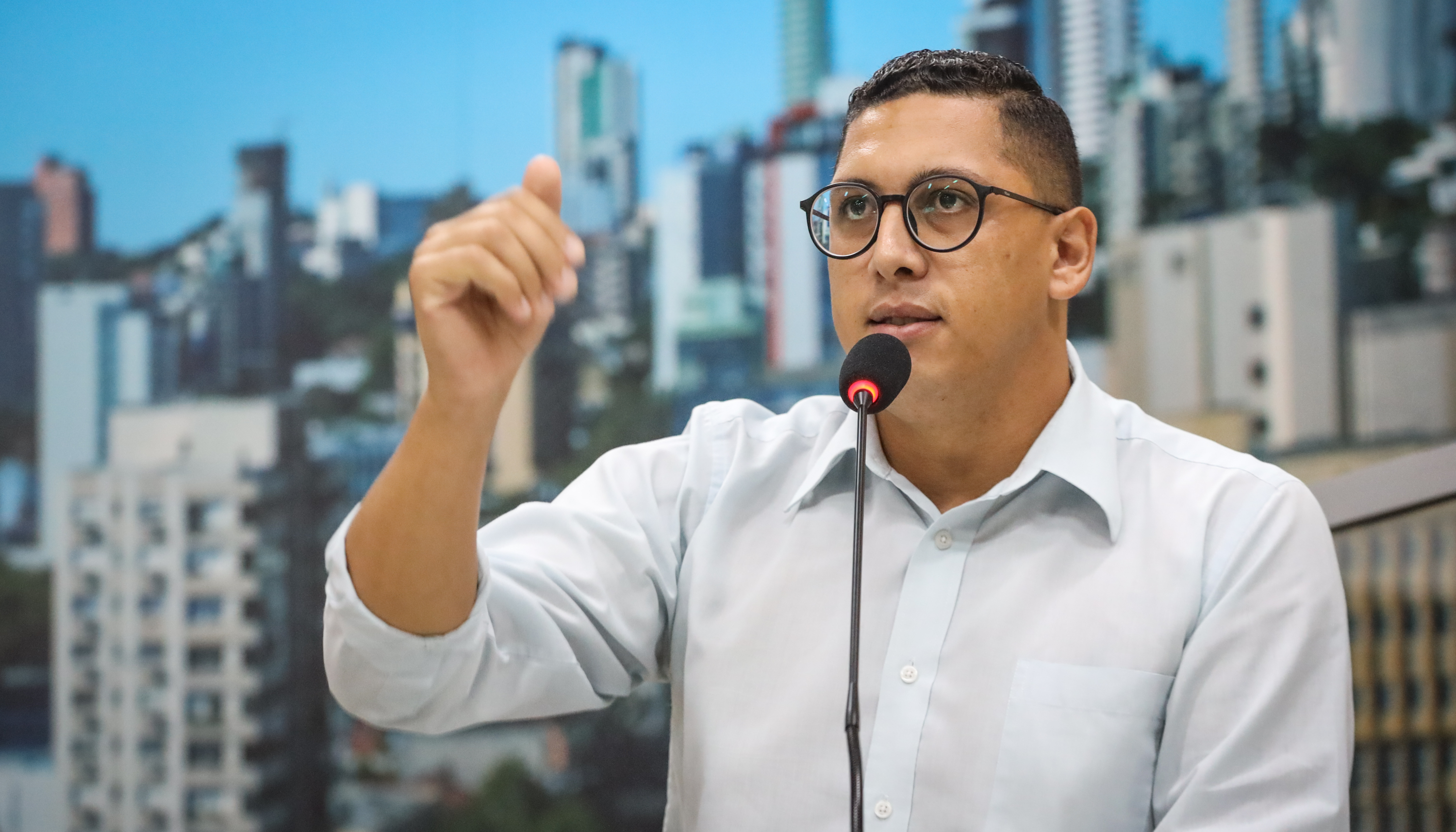 Moção pede celeridade da RGE no recolhimento de galhos podados