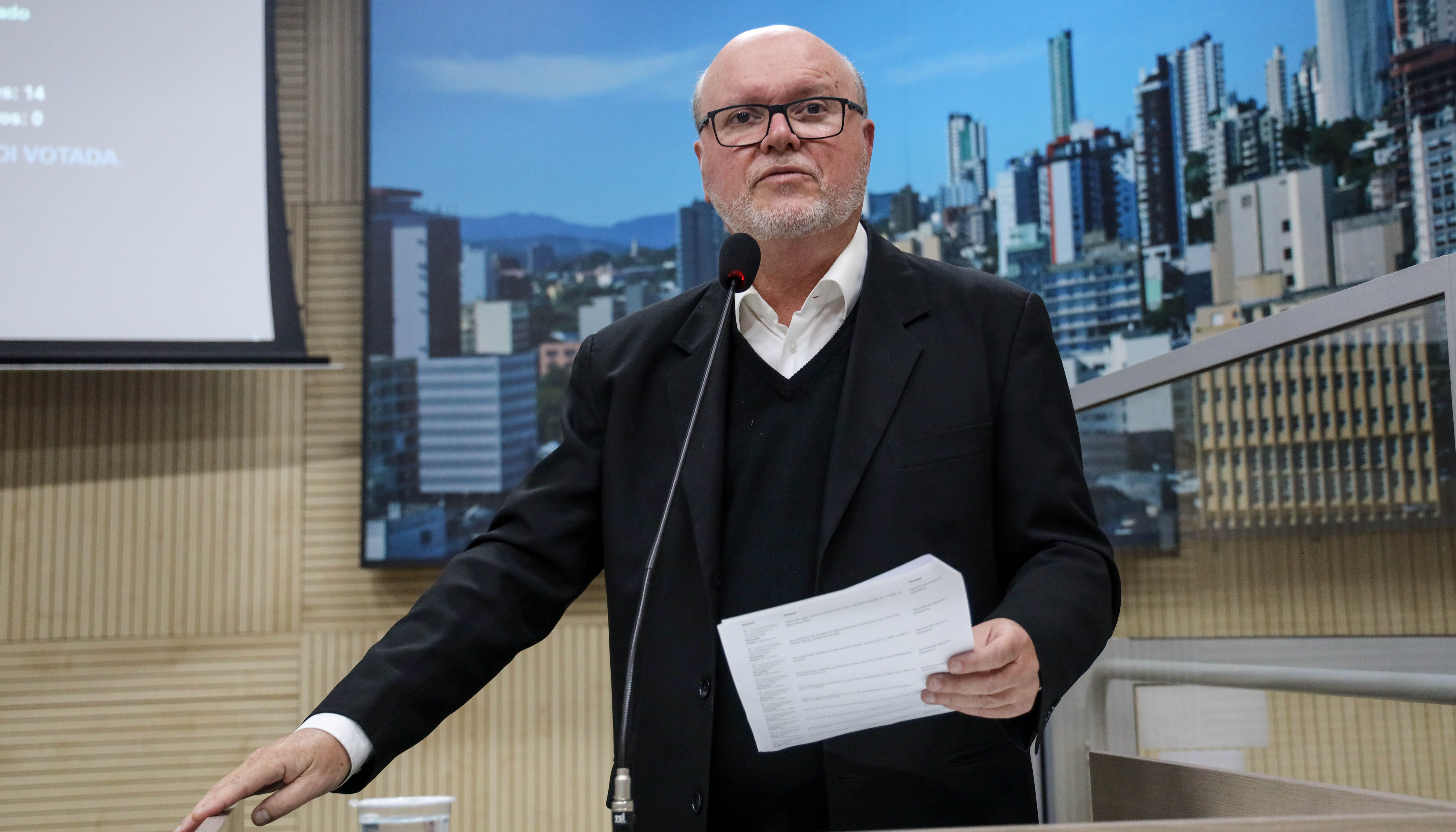 Moção sugere uso de recursos do Fundo Eleitoral para reconstrução do estado