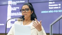 Moções cobram providências contra mulher acusada de matar cachorro com picareta