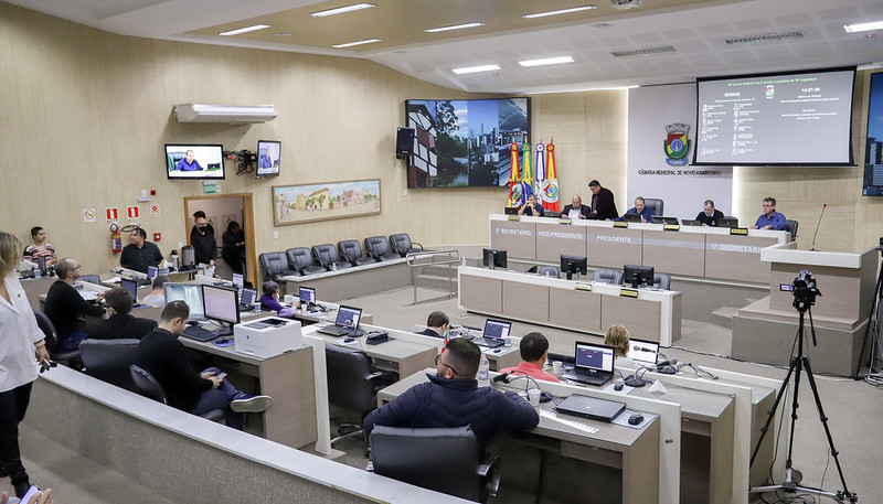 Novo Hamburgo aprova criação de 300 novas vagas para professores na rede municipal