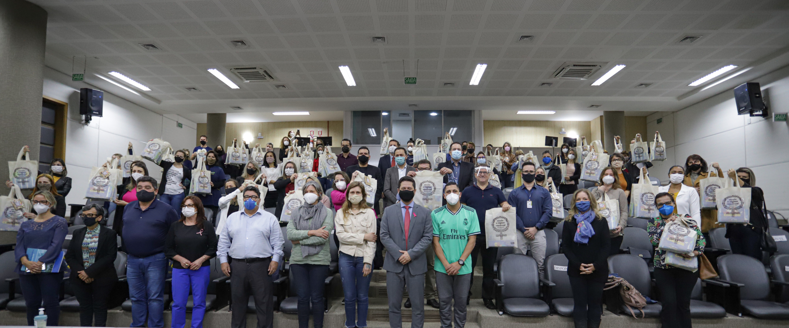 Novo Hamburgo inicia distribuição de absorventes a estudantes da rede municipal