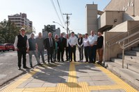 Parlamentares conferem obras que engajam a Câmara ao Projeto Calçada Legal