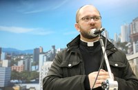 Pároco convida vereadores para a Festa do Motorista