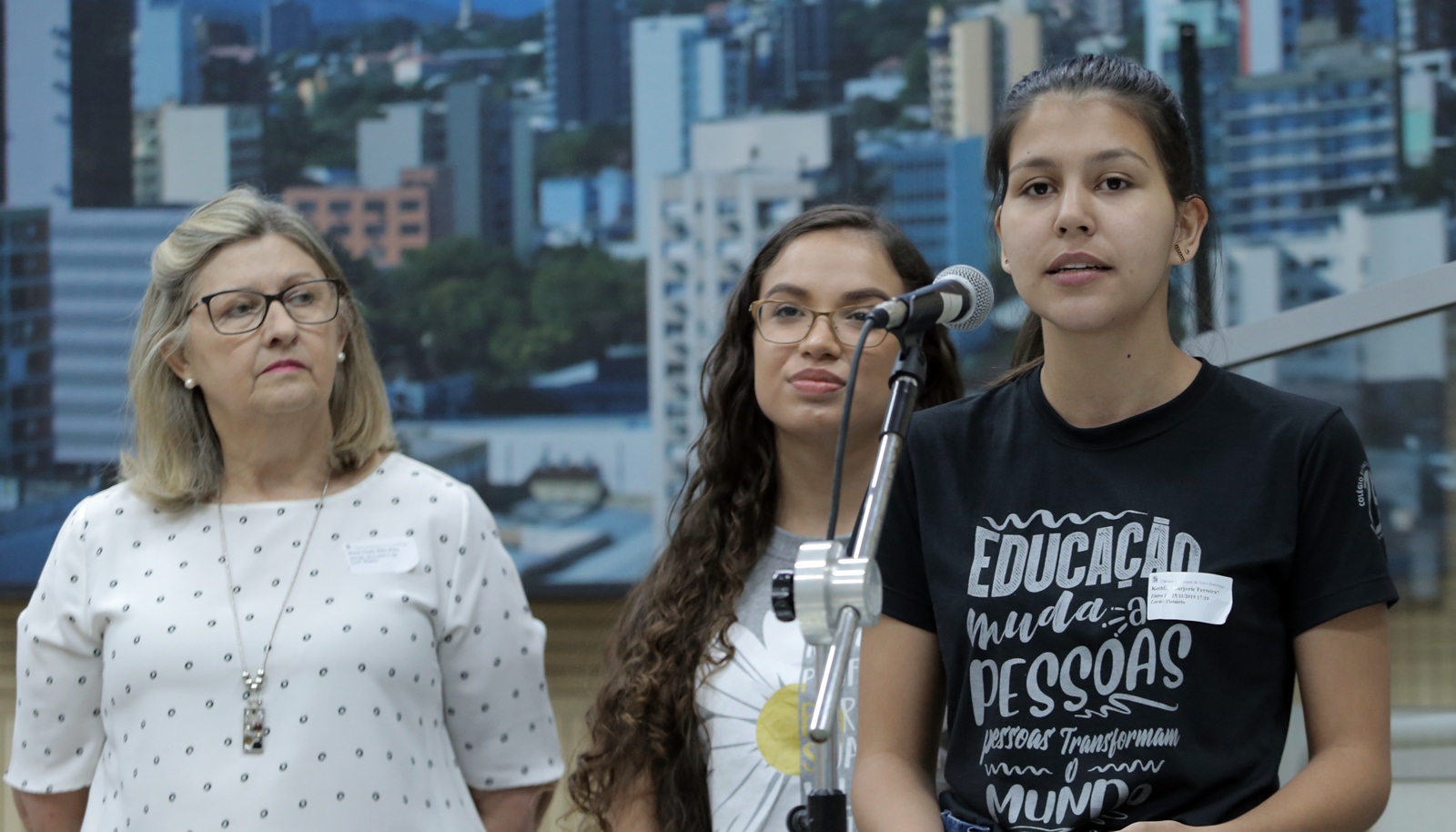 Pesquisas de estudantes do Colégio Estadual 25 de Julho recebem reconhecimento em feiras