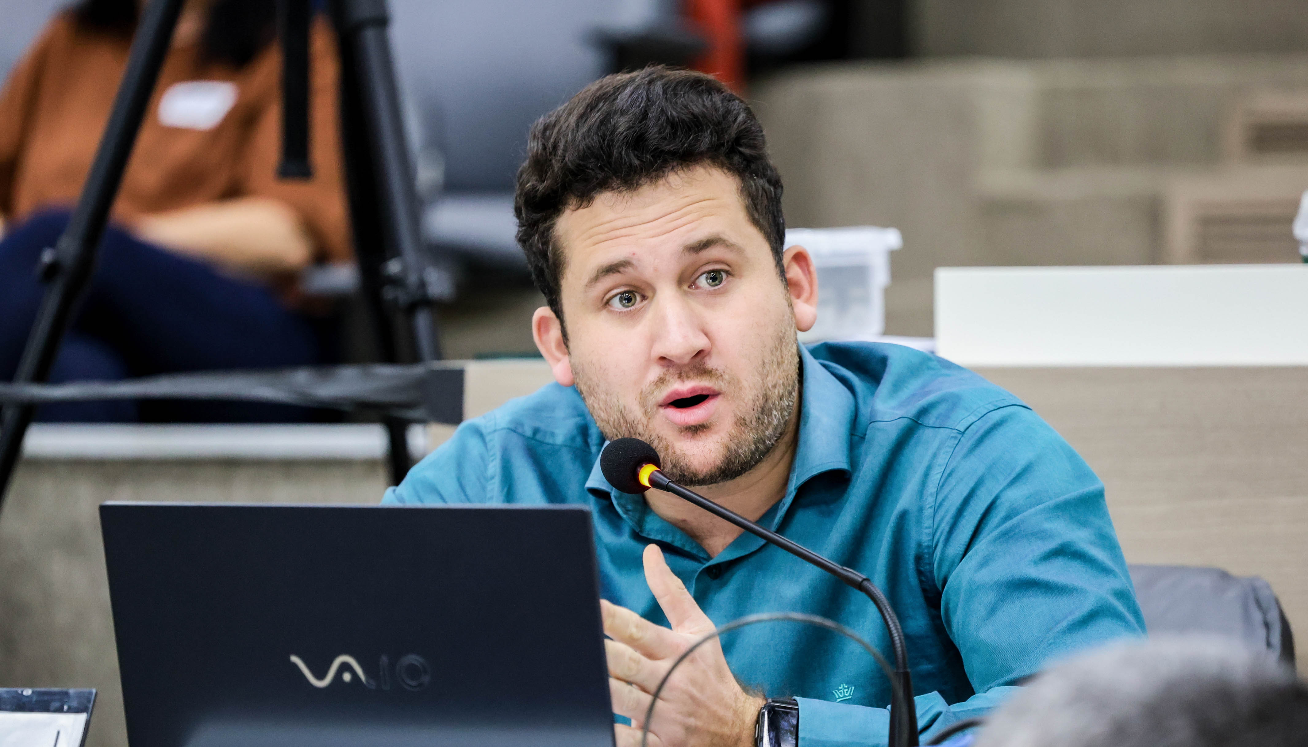 Plenário aprova cercamento de playgrounds em parques e praças