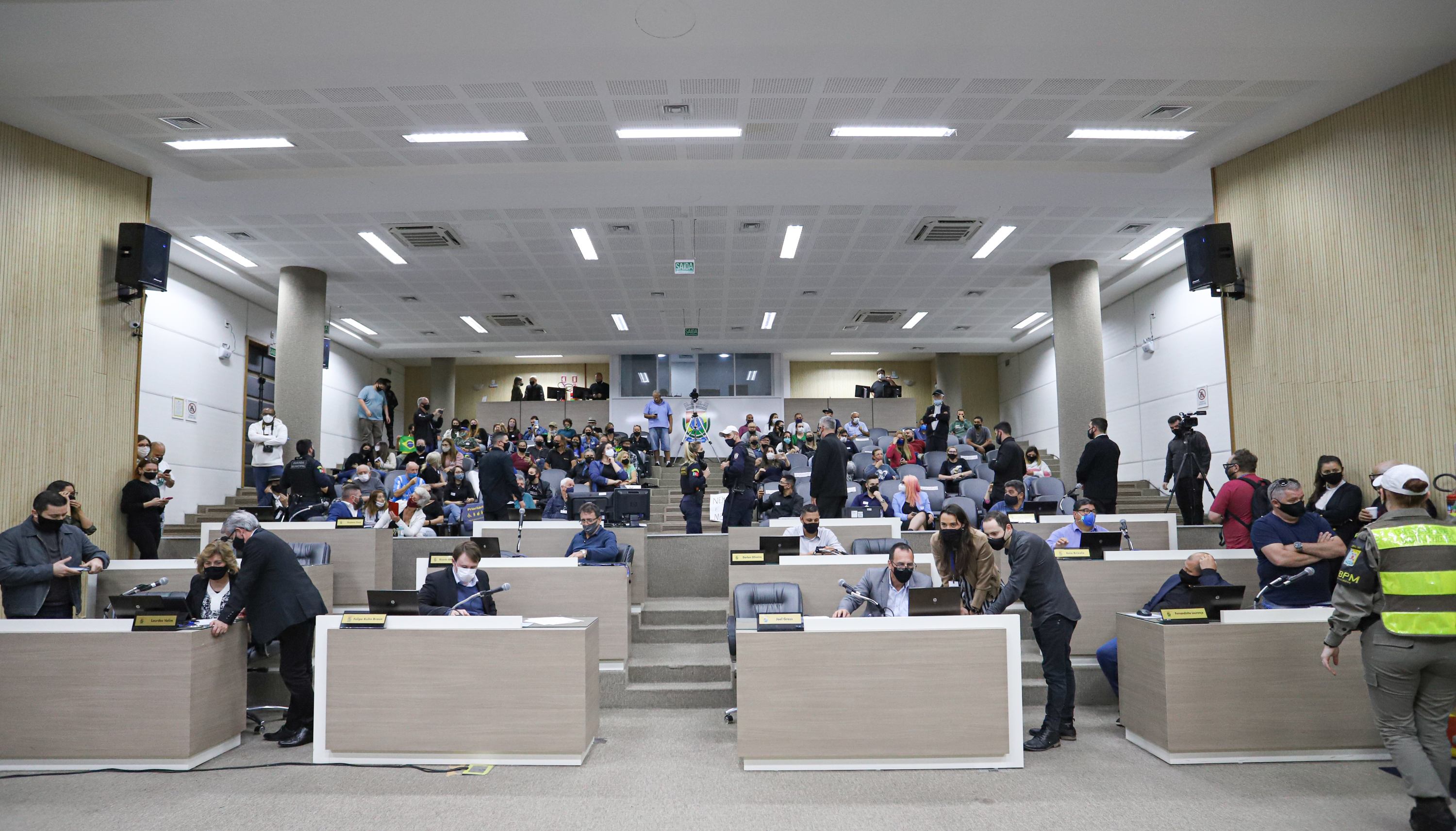 Plenário aprova proposta que atualiza valores dos imóveis para cálculo do IPTU 