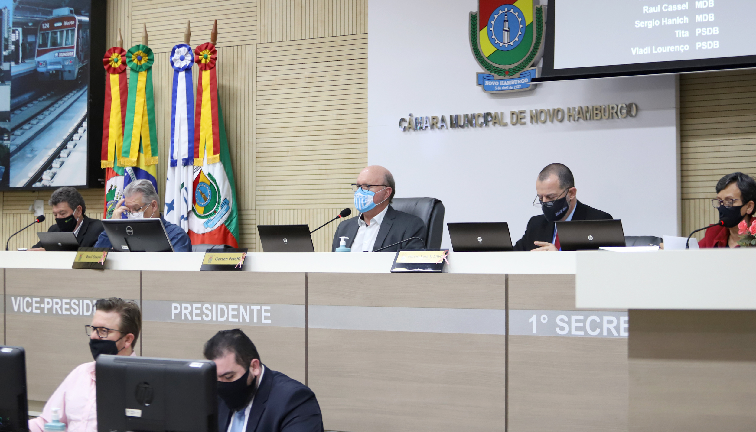 Plenário autoriza entrega de bens em desuso à Prefeitura