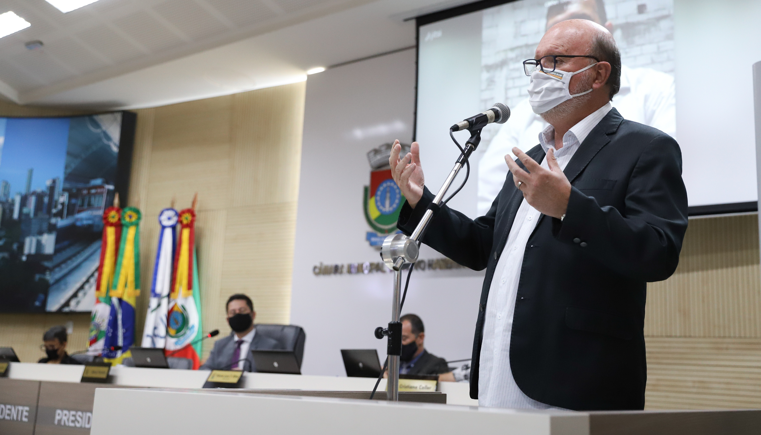 Plenário debate requerimento sobre fiscalização de filas para atendimento bancário