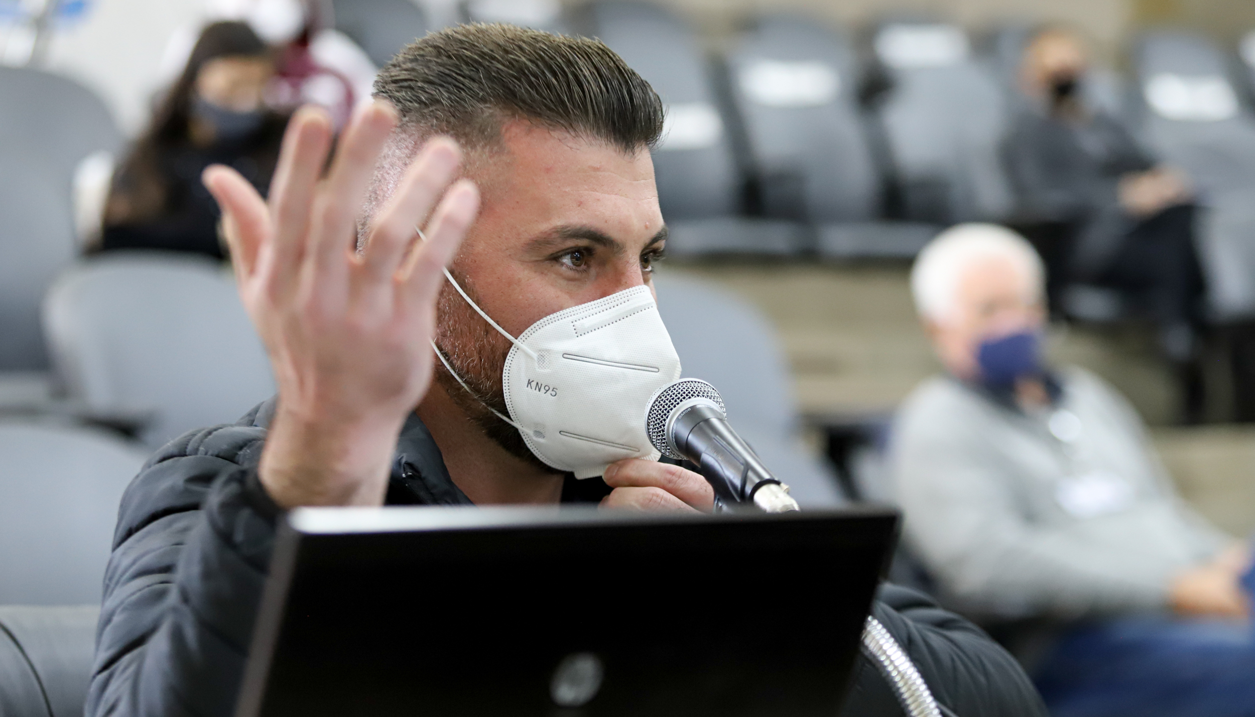 Plenário rejeita alteração regimental e proíbe que vereadores presidam mais de uma comissão especial