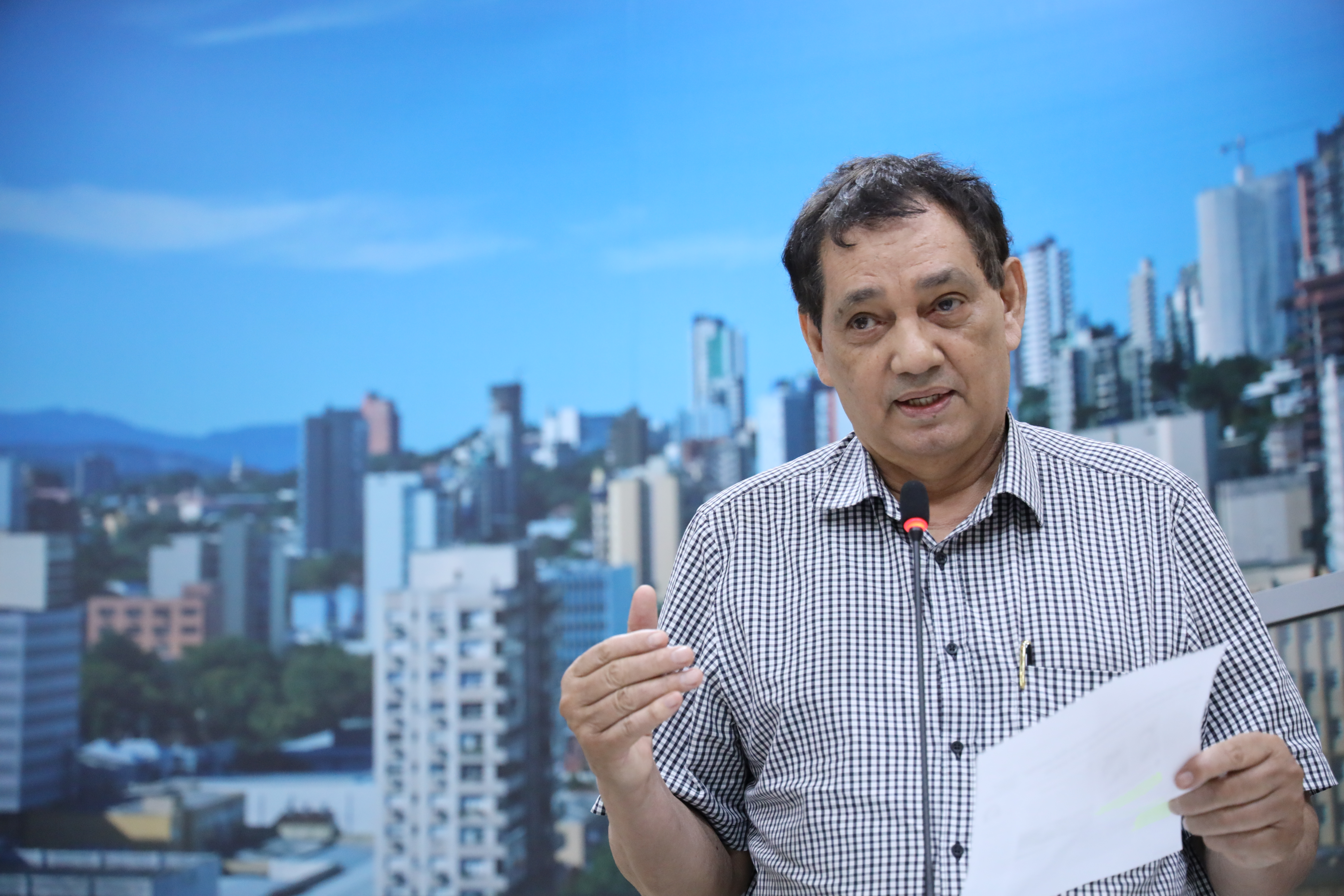 Policiais que identificaram suspeito de estupro recebem moção de aplauso