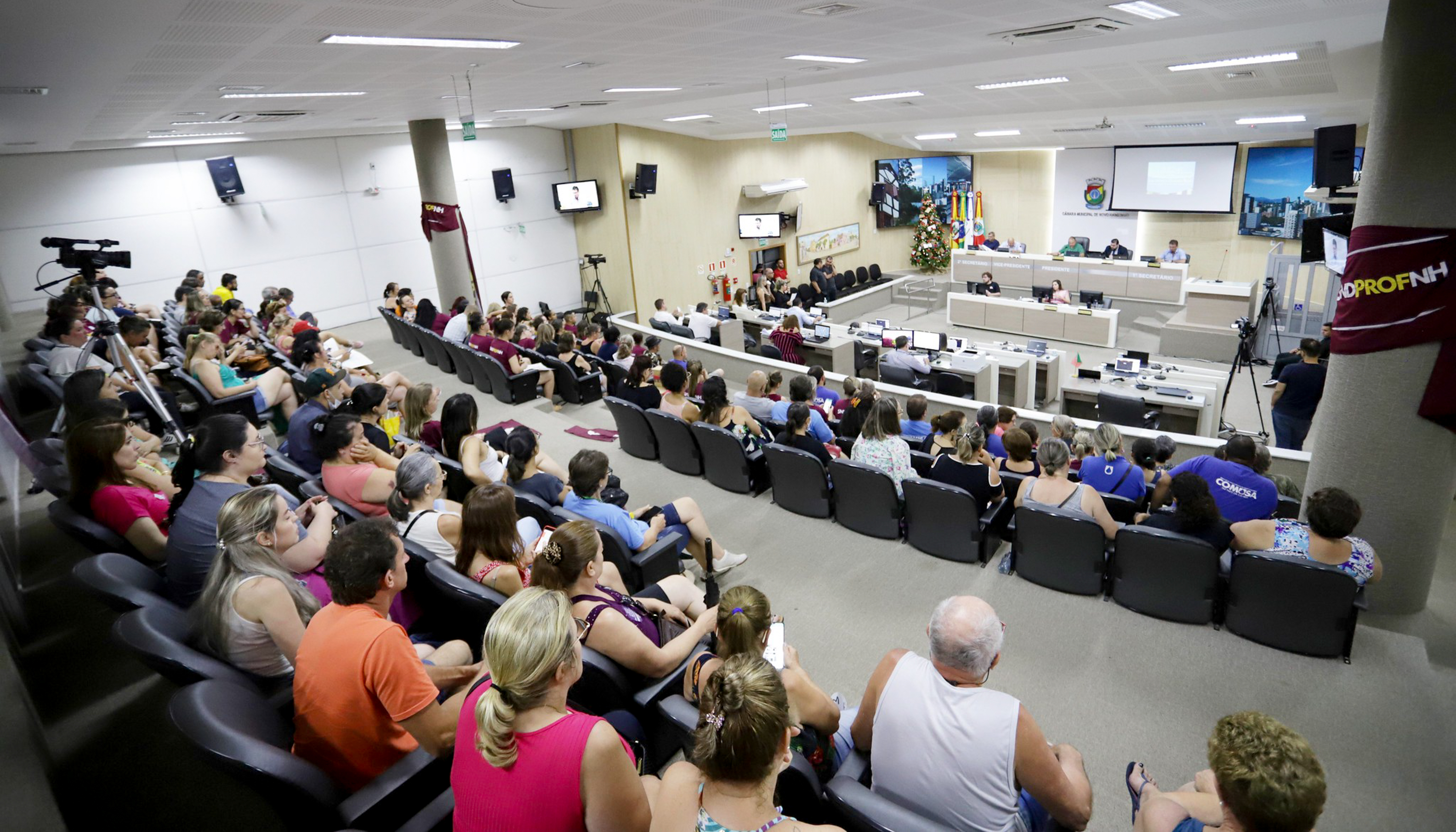 Prefeitura alega “extrema urgência” e convoca três sessões extraordinárias para votação de projetos do Ipasem