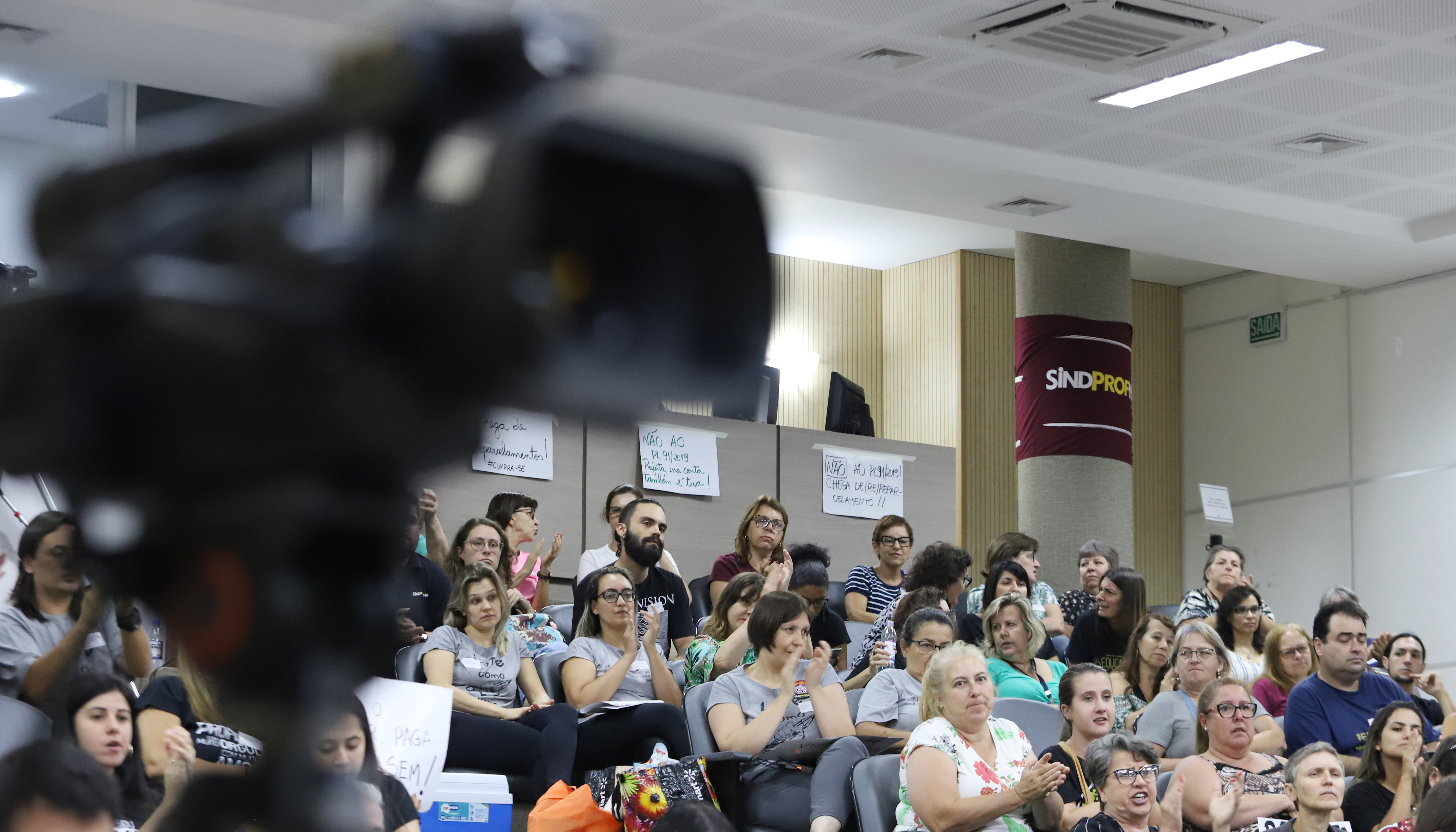 Prefeitura poderá contratar até 54 professores temporários