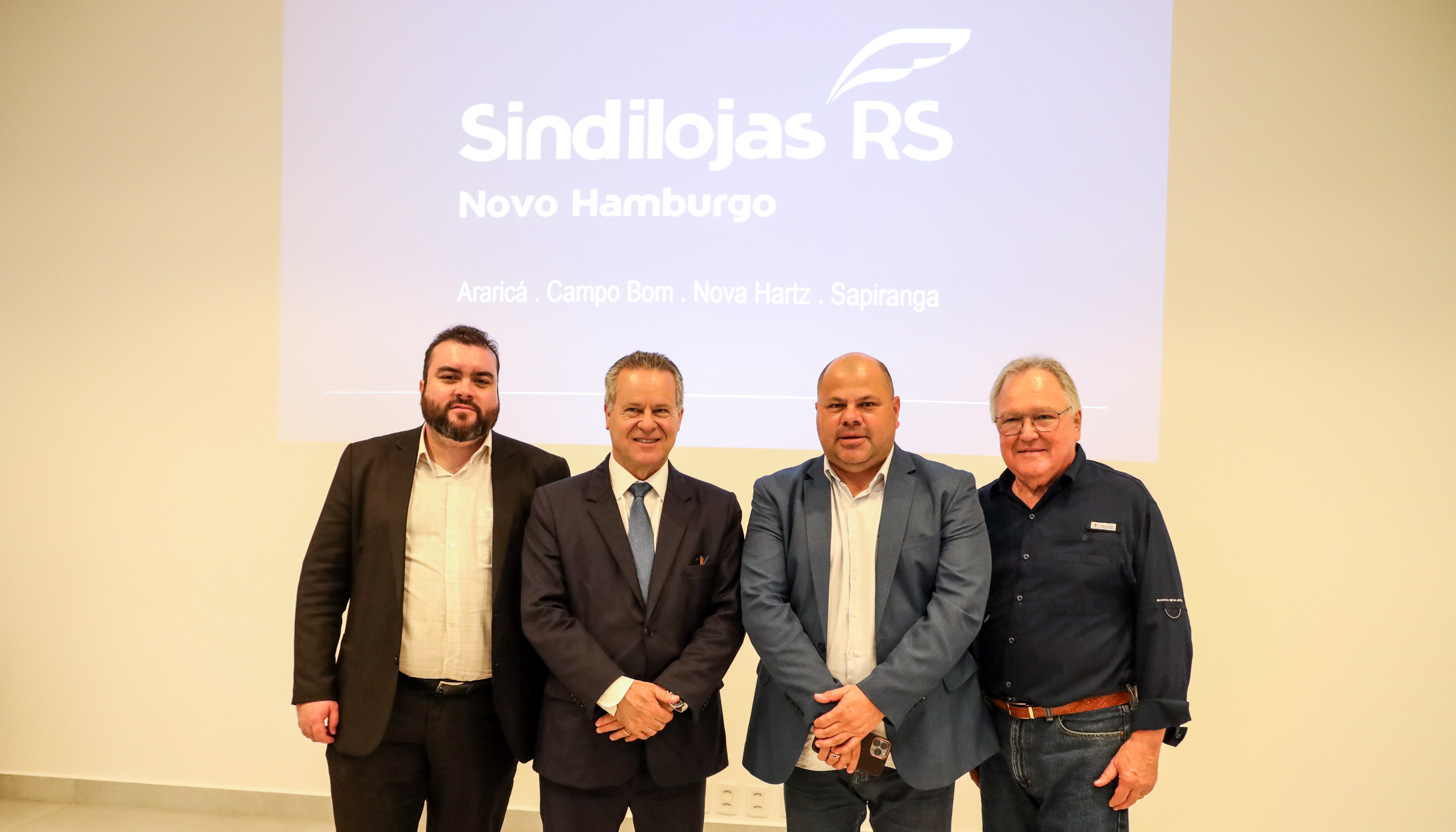 Presidente do Legislativo acompanha palestra do TCE-RS em reunião-almoço no Sindilojas