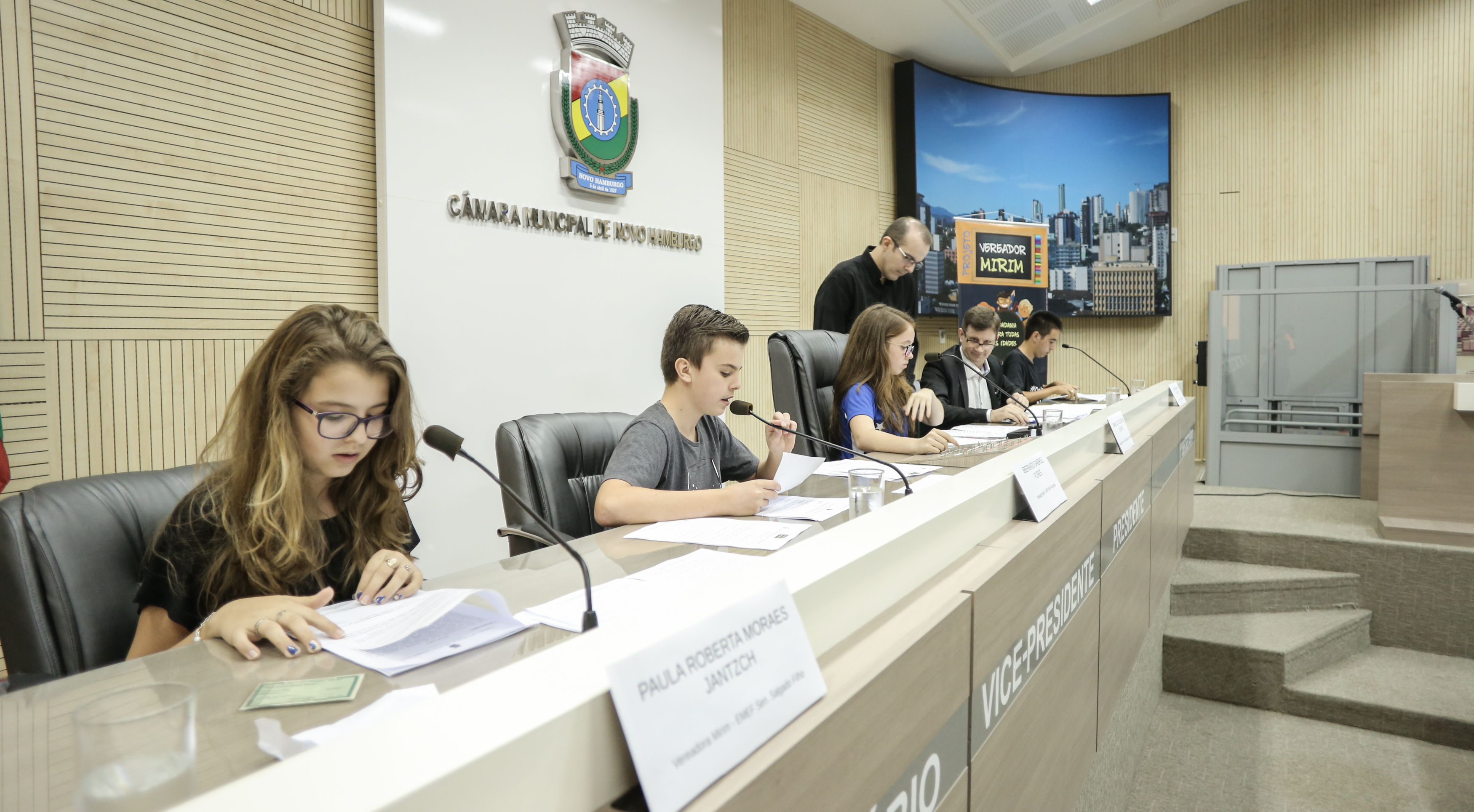 Primeira edição do Vereador Mirim é concluída com sessão plenária e apresentação de matérias