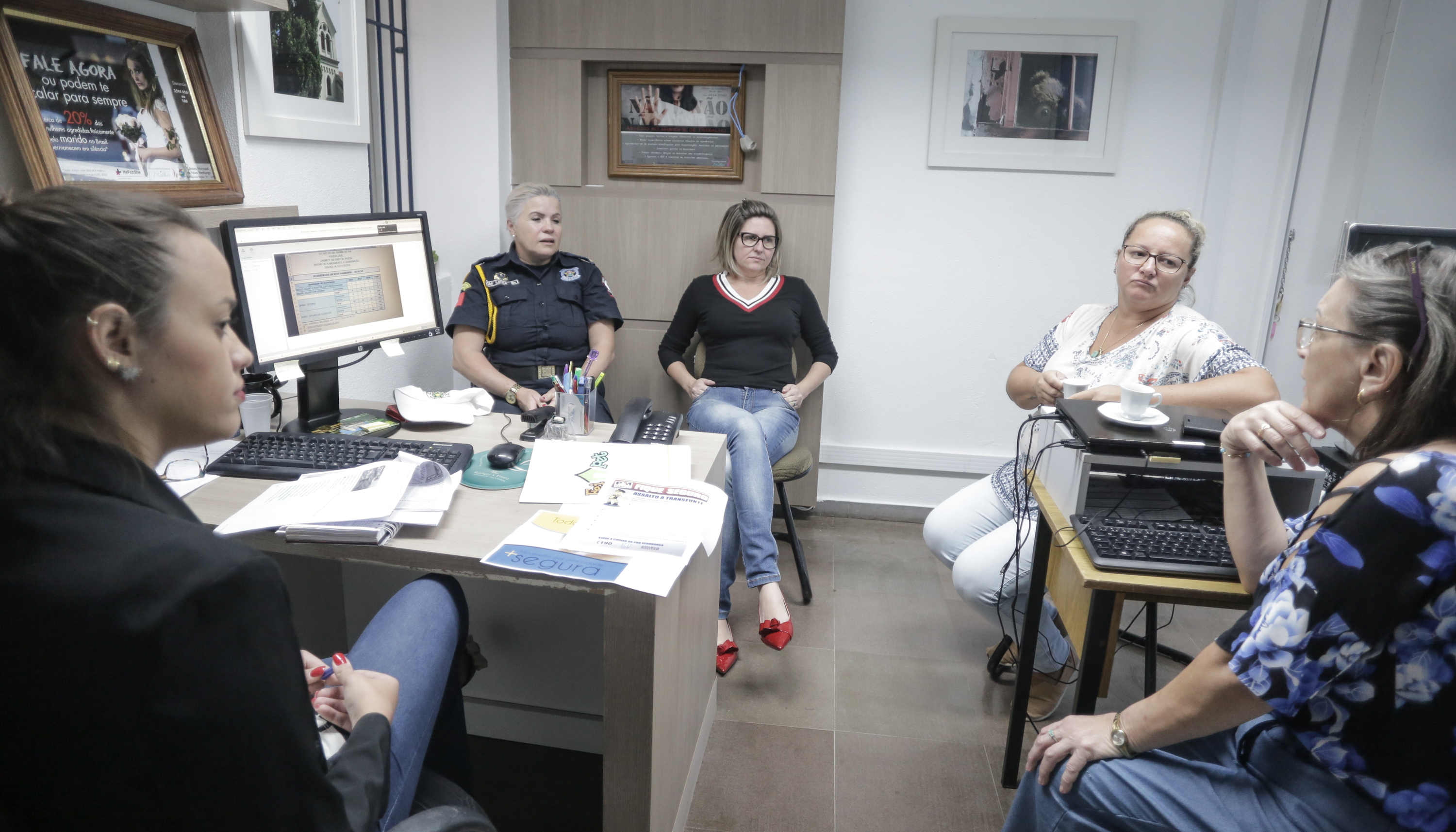 Procuradoria da Mulher coleta dados sobre violência para elaboração de campanha 