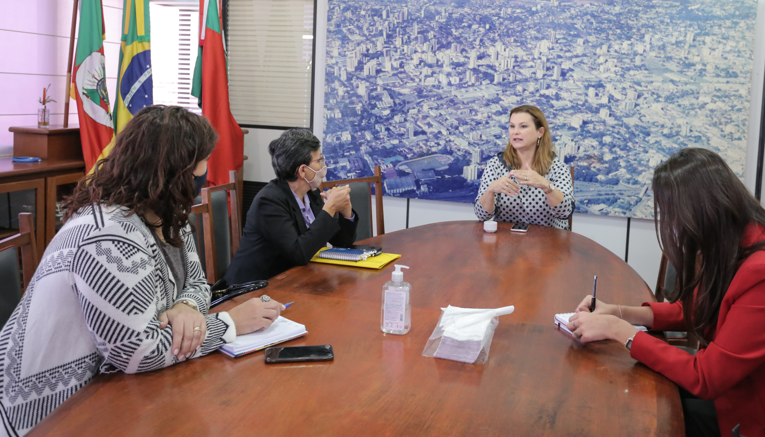  Procuradoria Especial da Mulher e Executivo retomam projeto para instalação da Sala das Margaridas