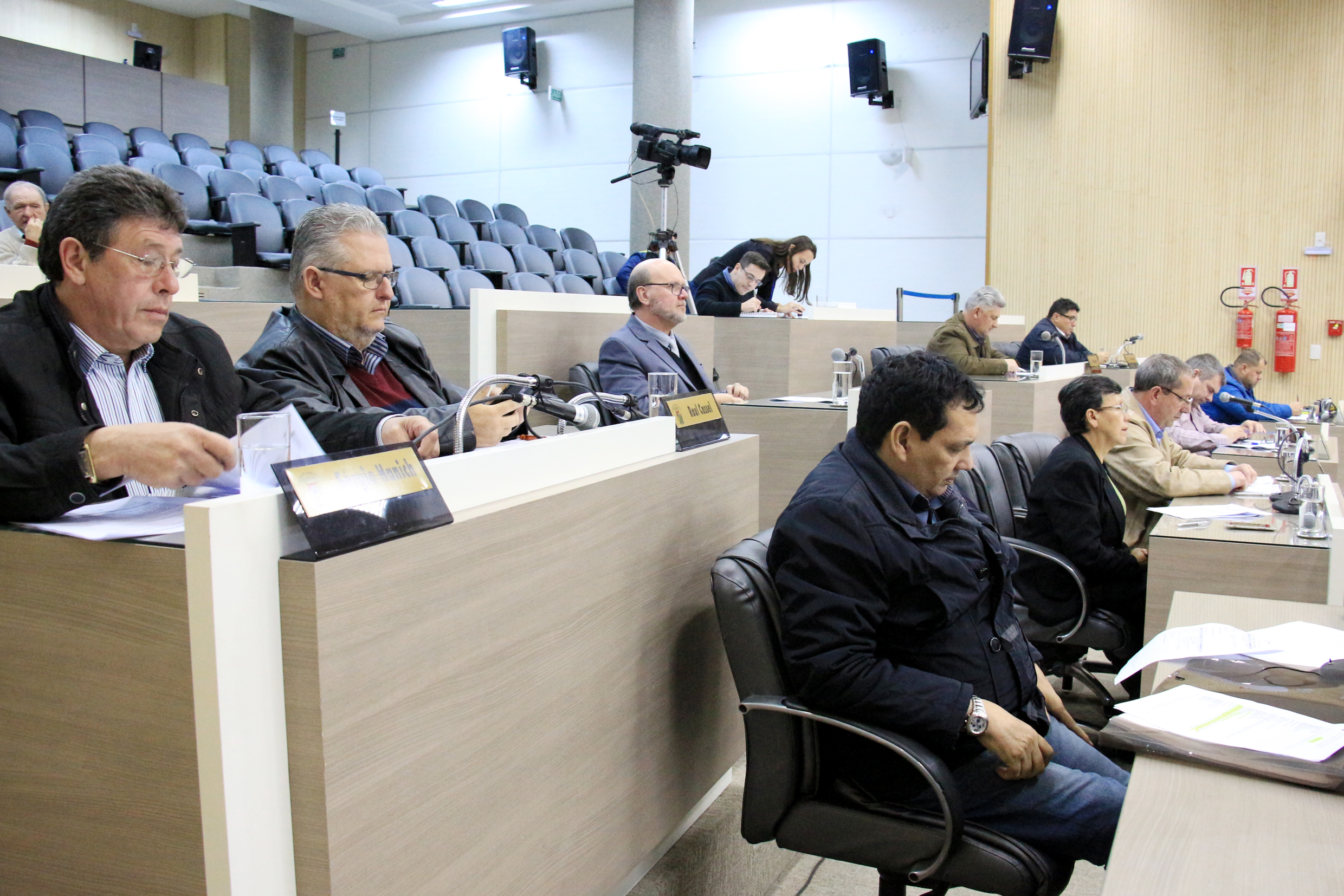 Professores serão contratados para atender necessidade emergencial