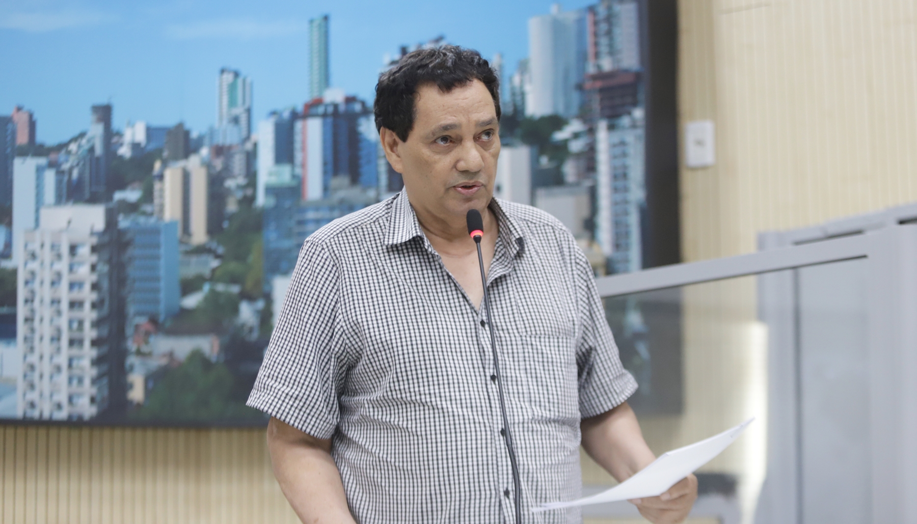 Projeto aprovado estabelece tempo mínimo para o sinal amarelo em semáforos