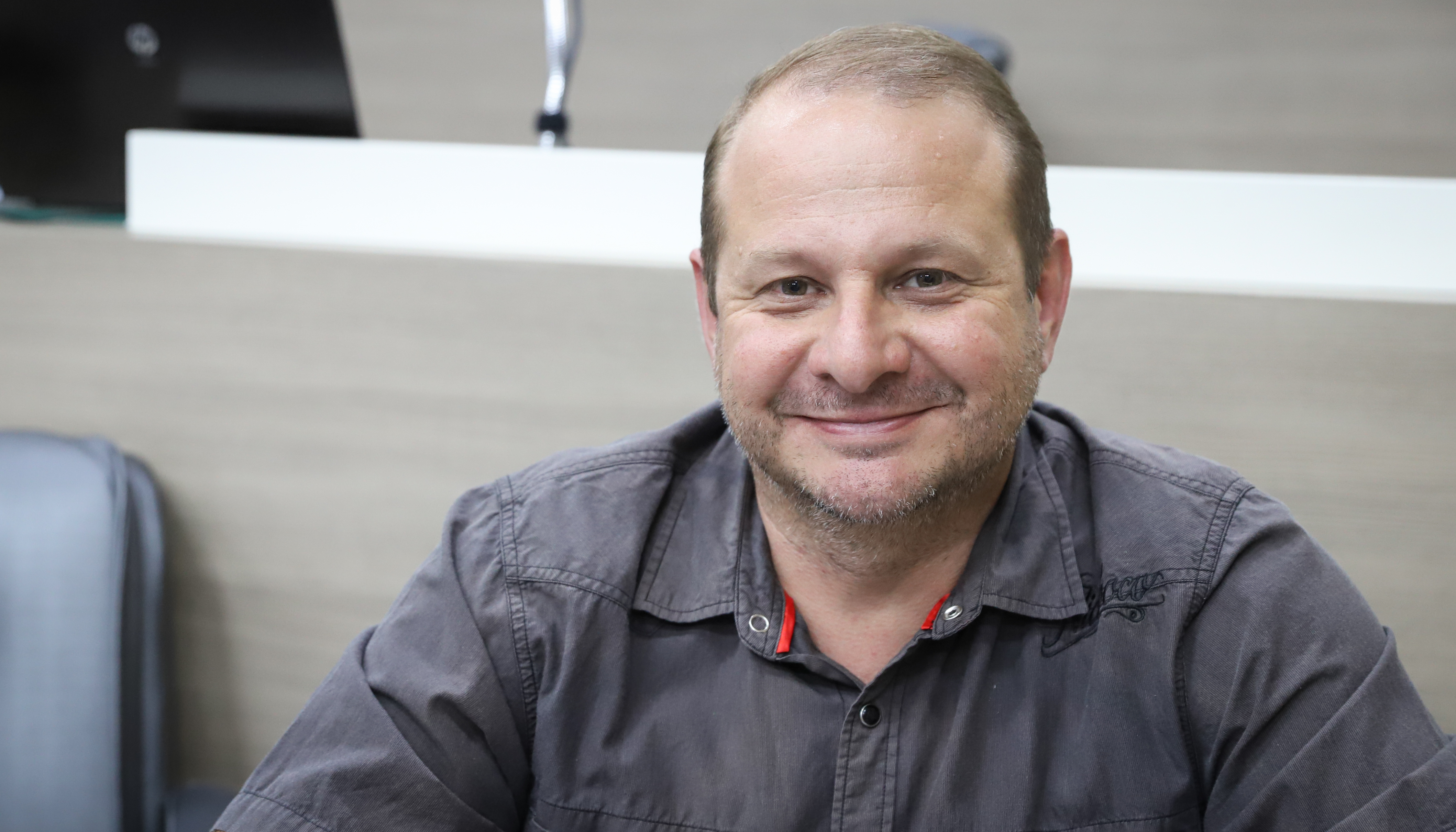 Projeto aprovado fixa 12 de novembro como o Dia Municipal da Pessoa com Surdocegueira