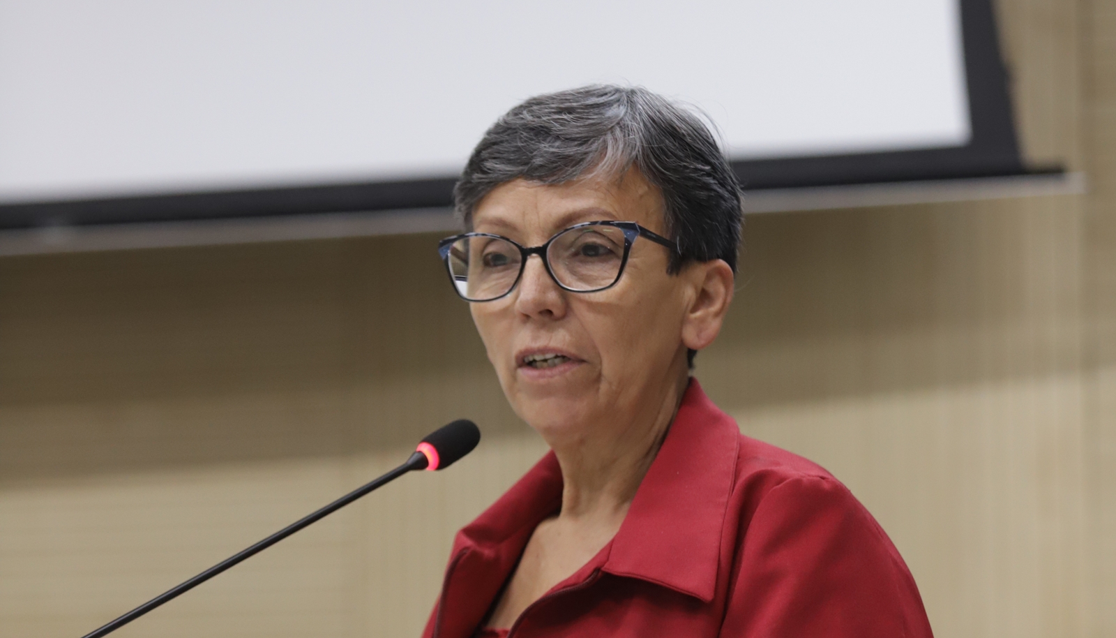 Projeto aprovado obriga bares e casas noturnas a auxiliarem mulheres em situação de risco