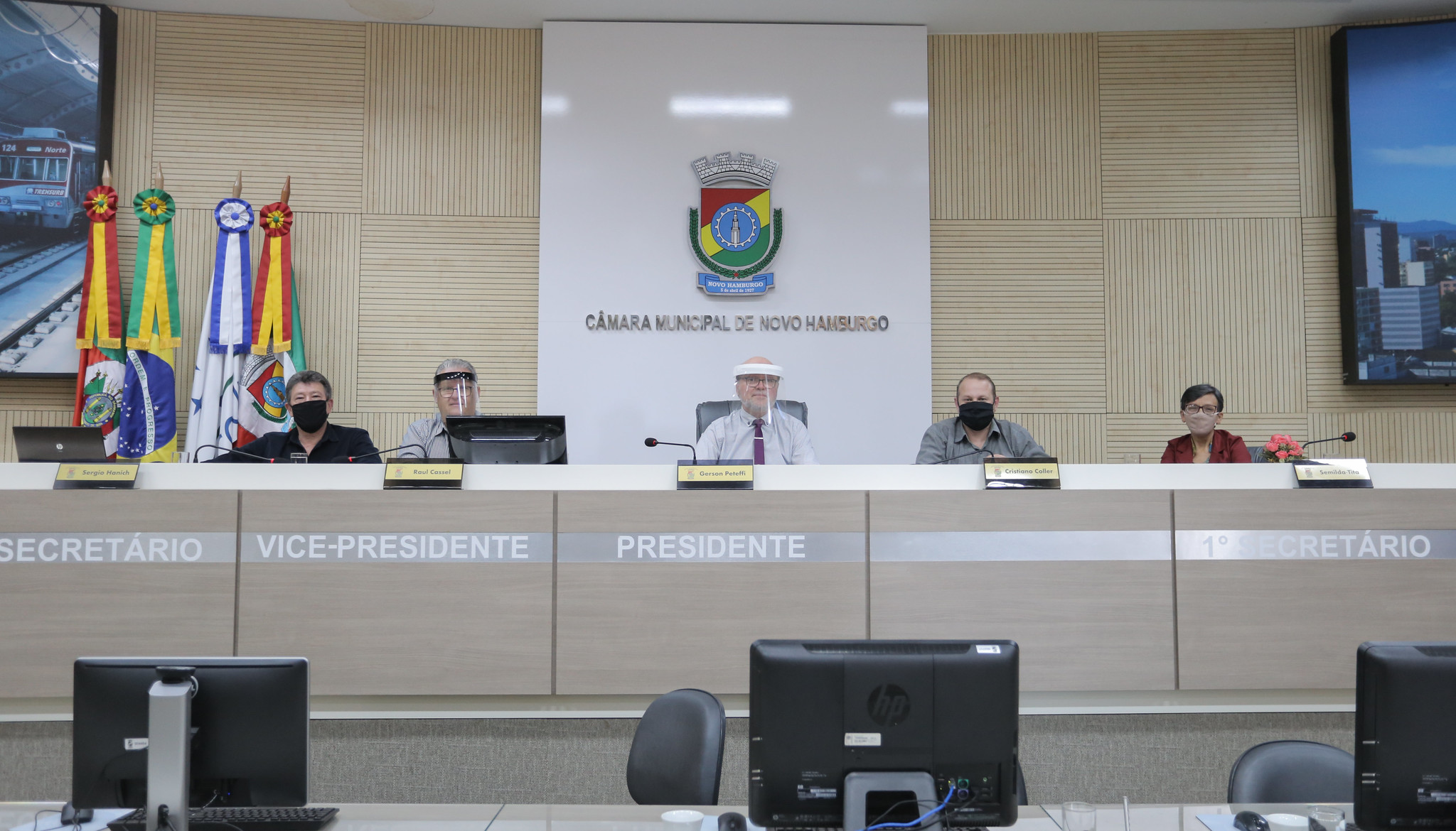 Projeto aprovado oficializa galerias de personagens históricos do Legislativo