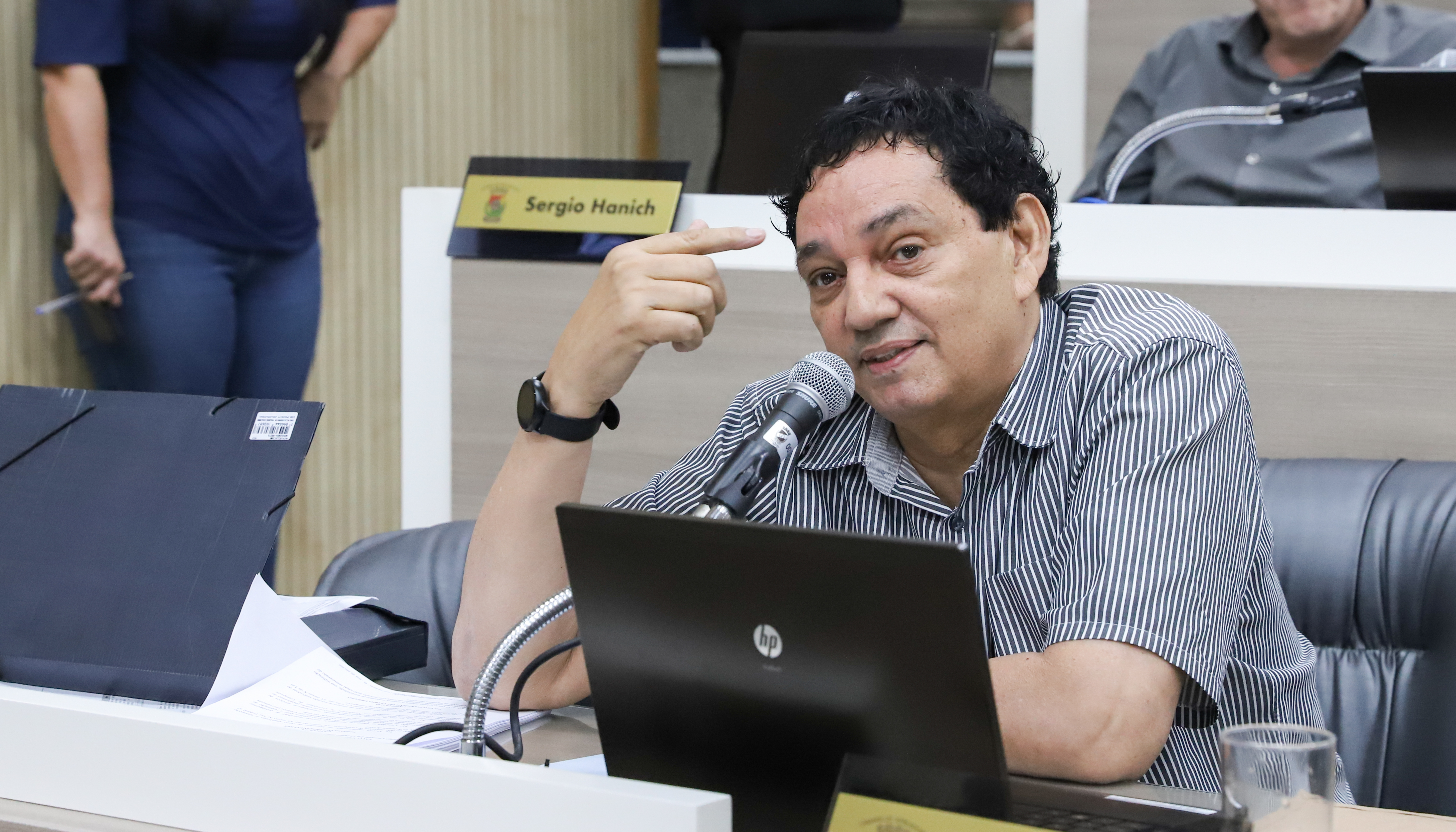 Projeto de lei busca transparência sobre paralisação de obras