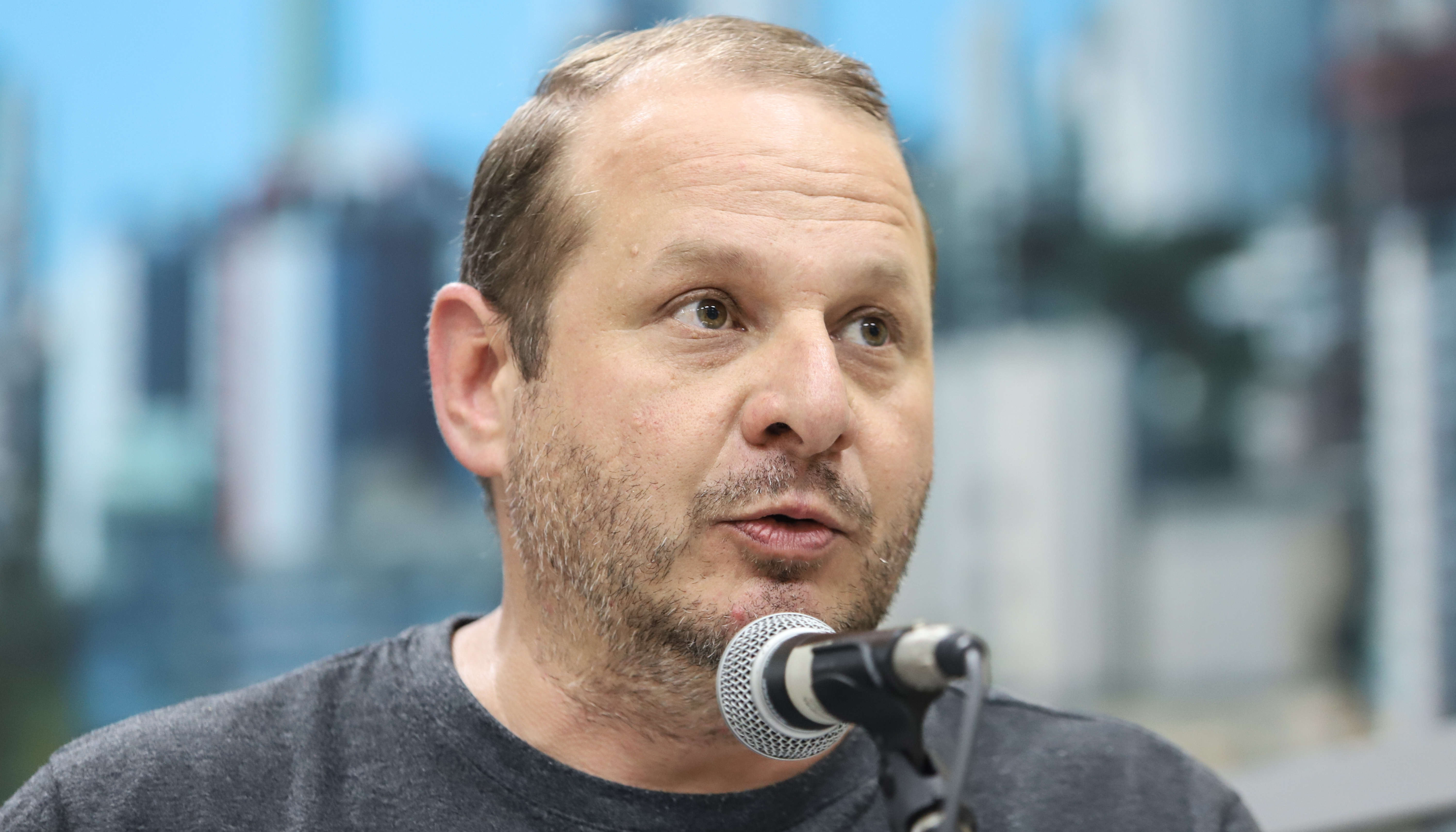 Projeto de lei fixa 12 de novembro como o Dia Municipal da Pessoa com Surdocegueira