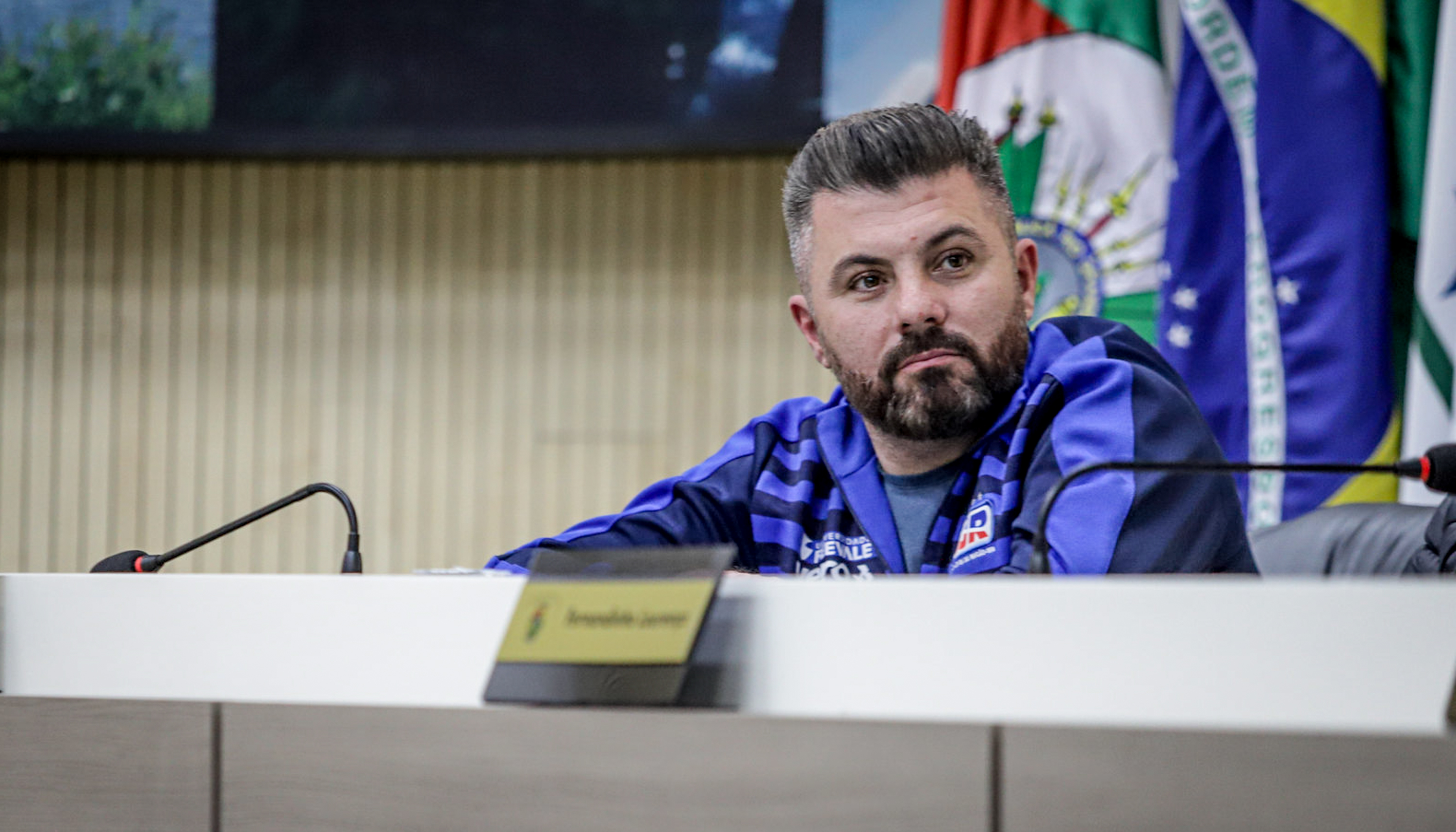 Projeto de lei quer possibilitar uso de Pix para pagamento de débitos tributários