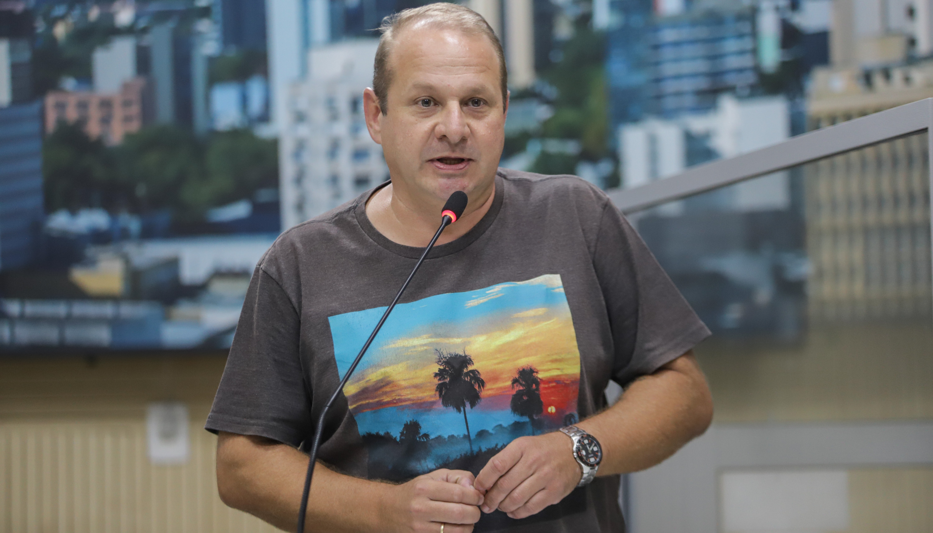 Projeto defende divulgação do andamento de obras no município