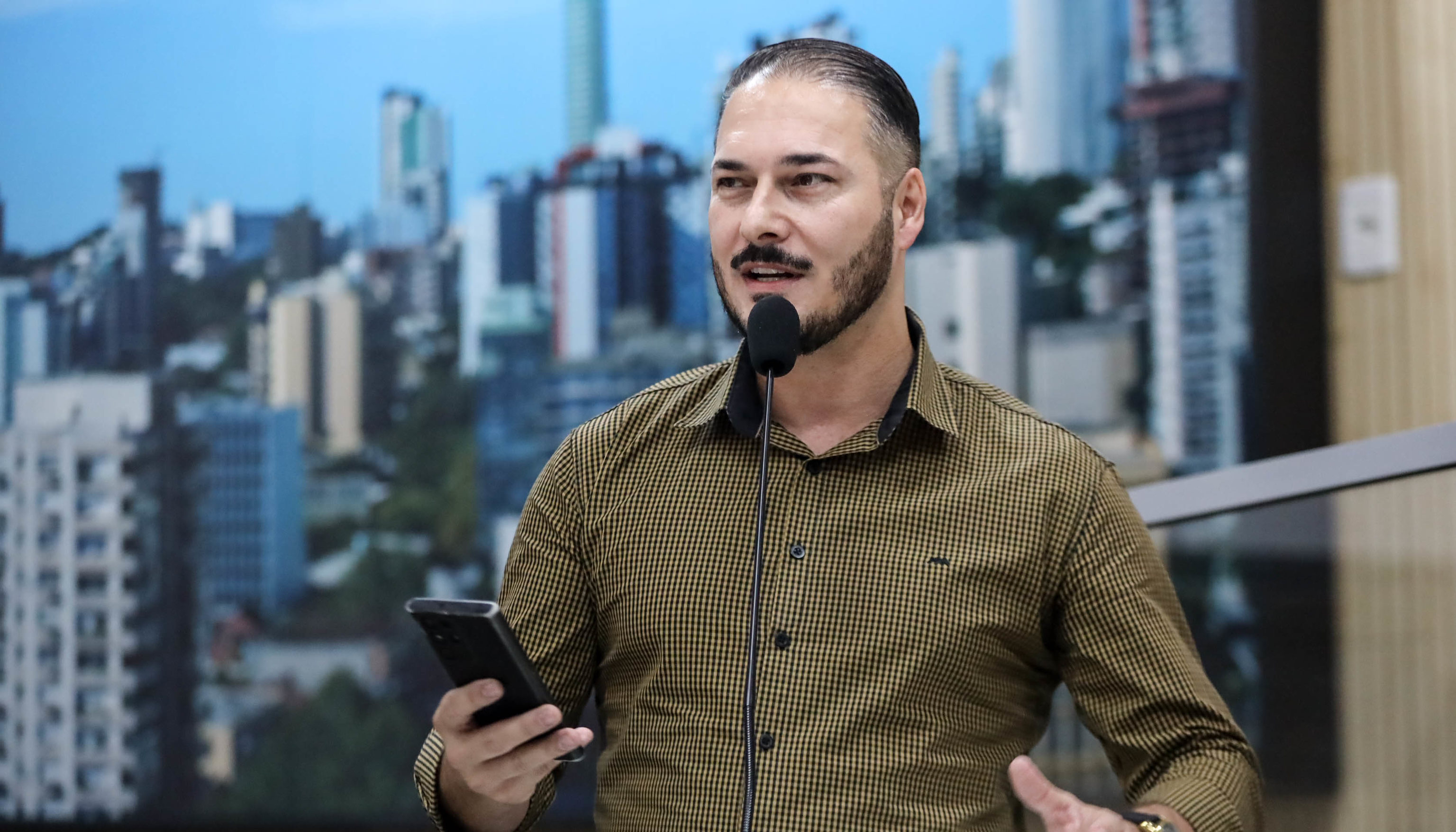 Projeto propõe criação de escolas cívico-militares na rede municipal