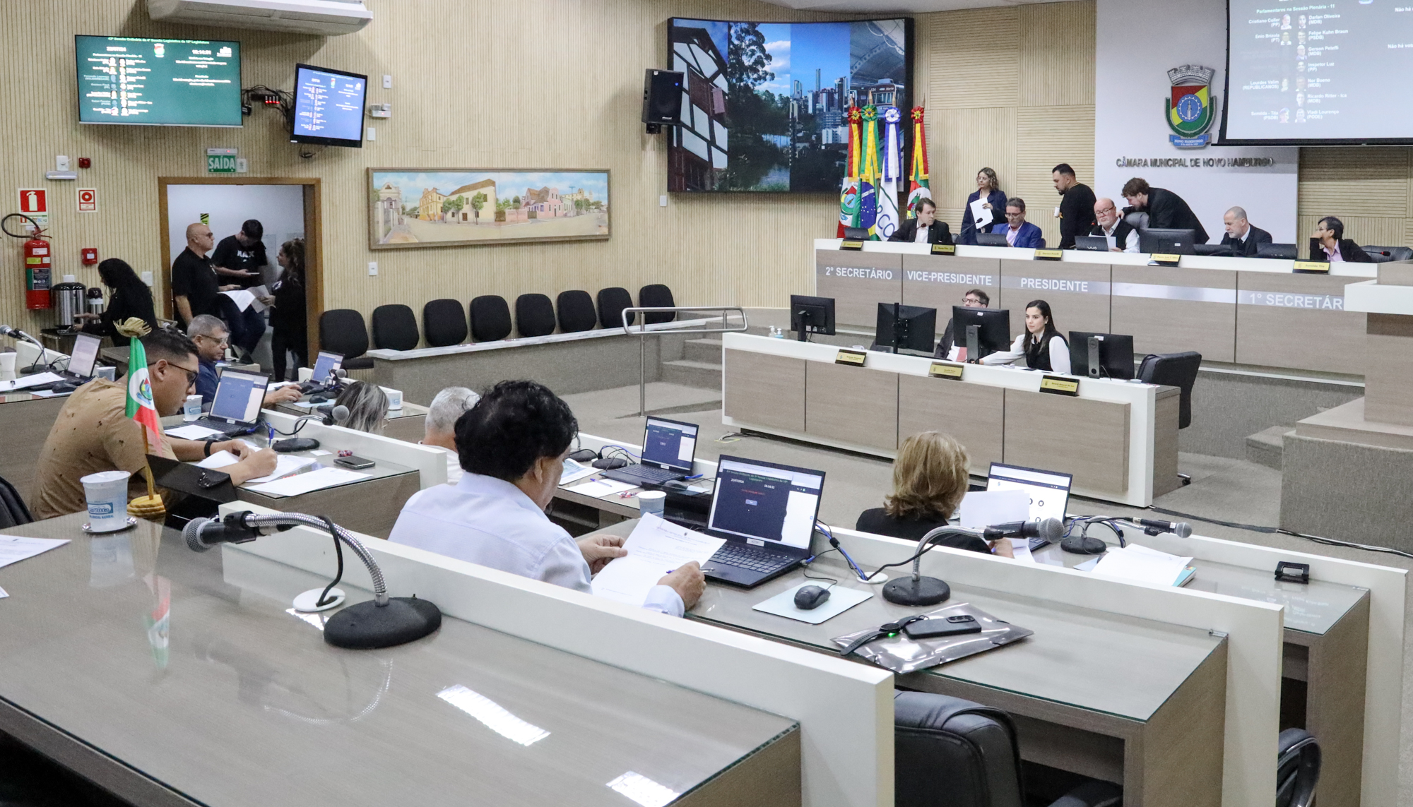 Projeto que dá transparência às listas de espera na saúde recebe novo pedido de vista