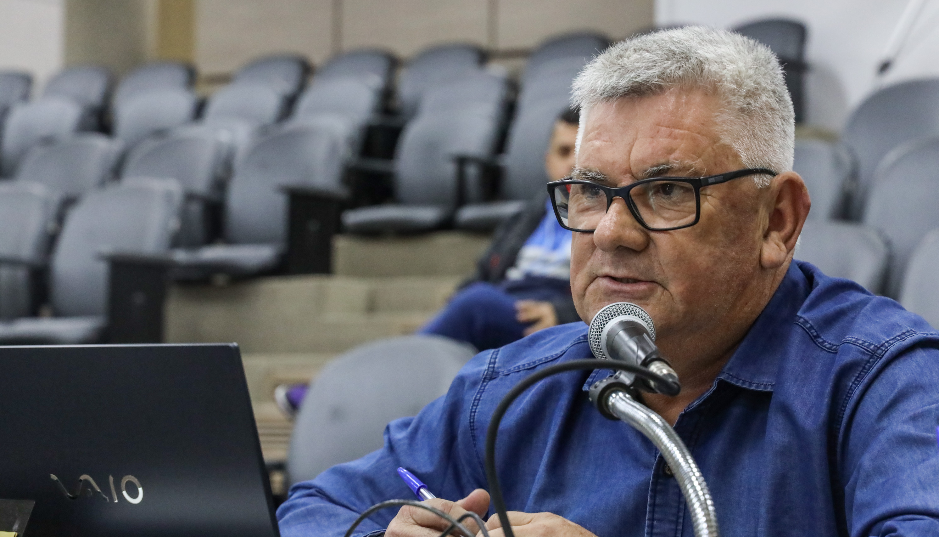 Projeto que regulariza instalação de parklets em calçadas tem mais um pedido de vista